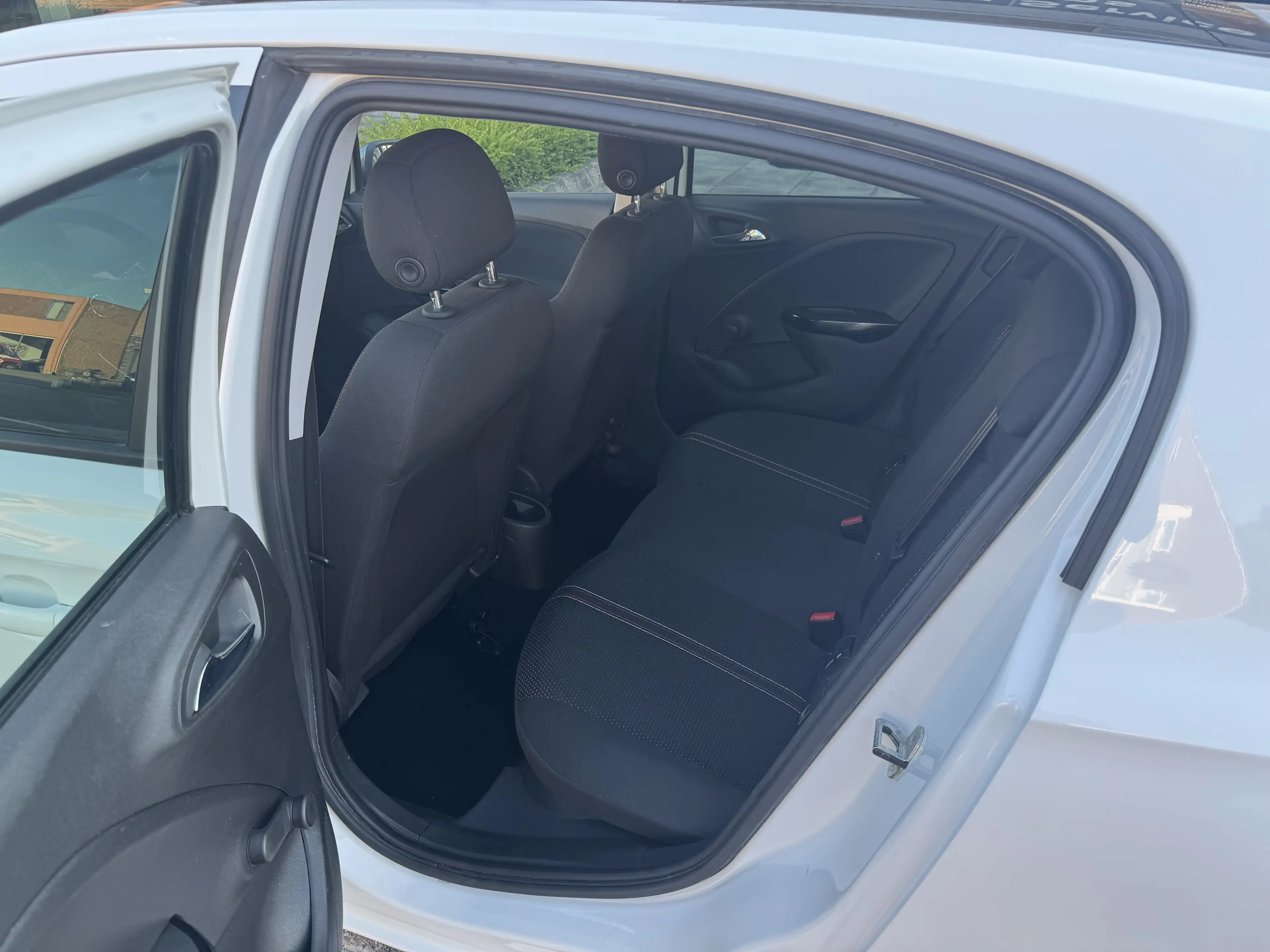 Opel Corsa Black Edition 5d 1.2 benzine — photo 8
