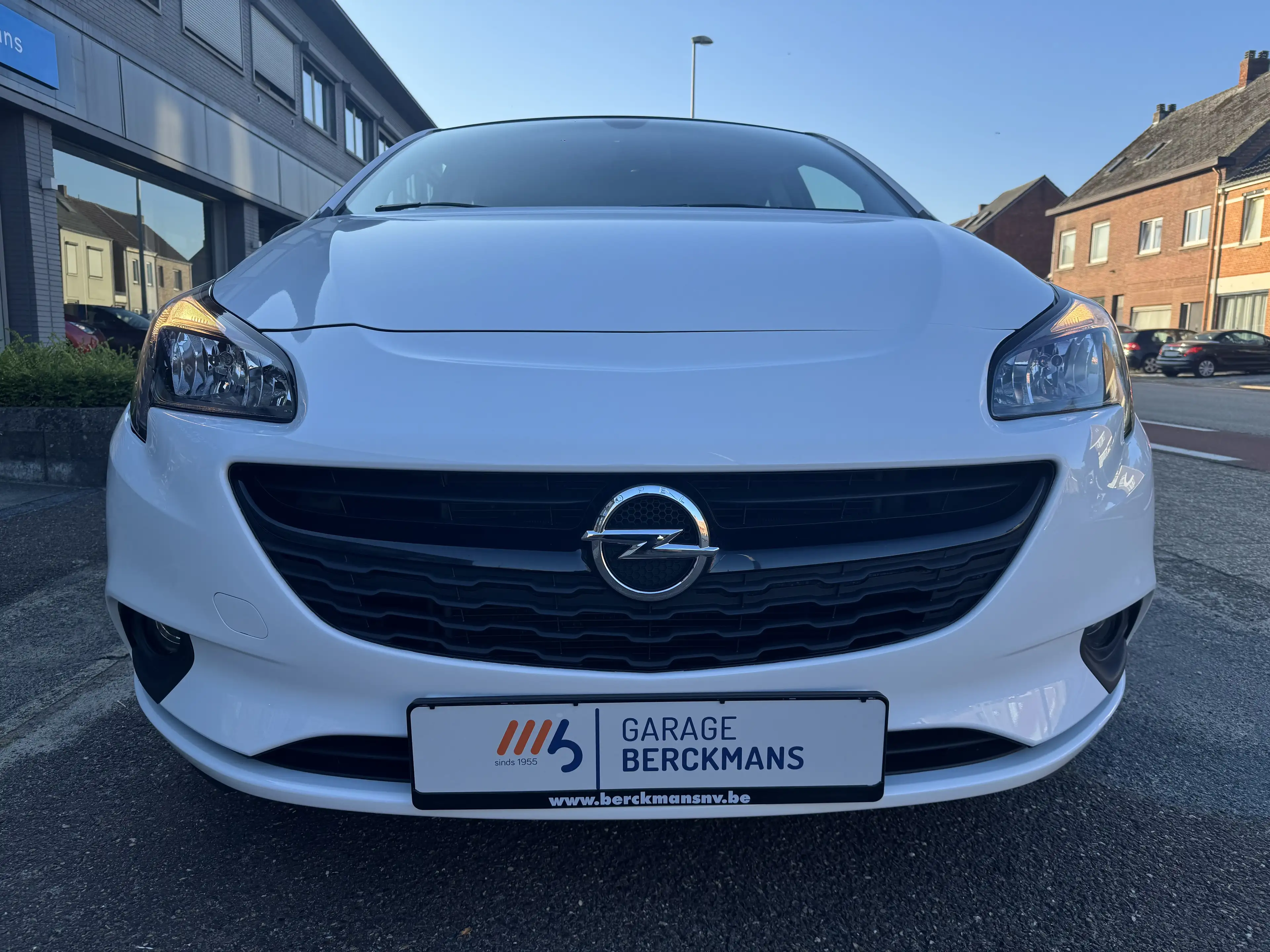 Opel Corsa Black Edition 5d 1.2 benzine — photo 2