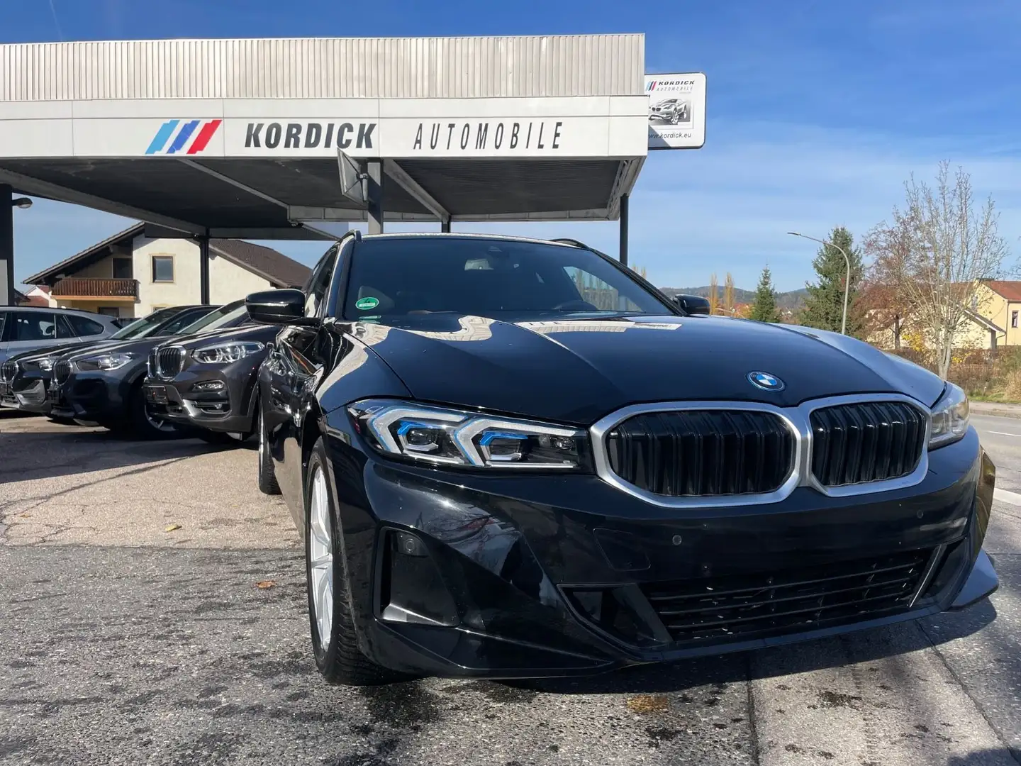 BMW 330 e TOURING G21 LCI/LC+/WIDESCR./AHK/SPORTSITZE Schwarz - 1