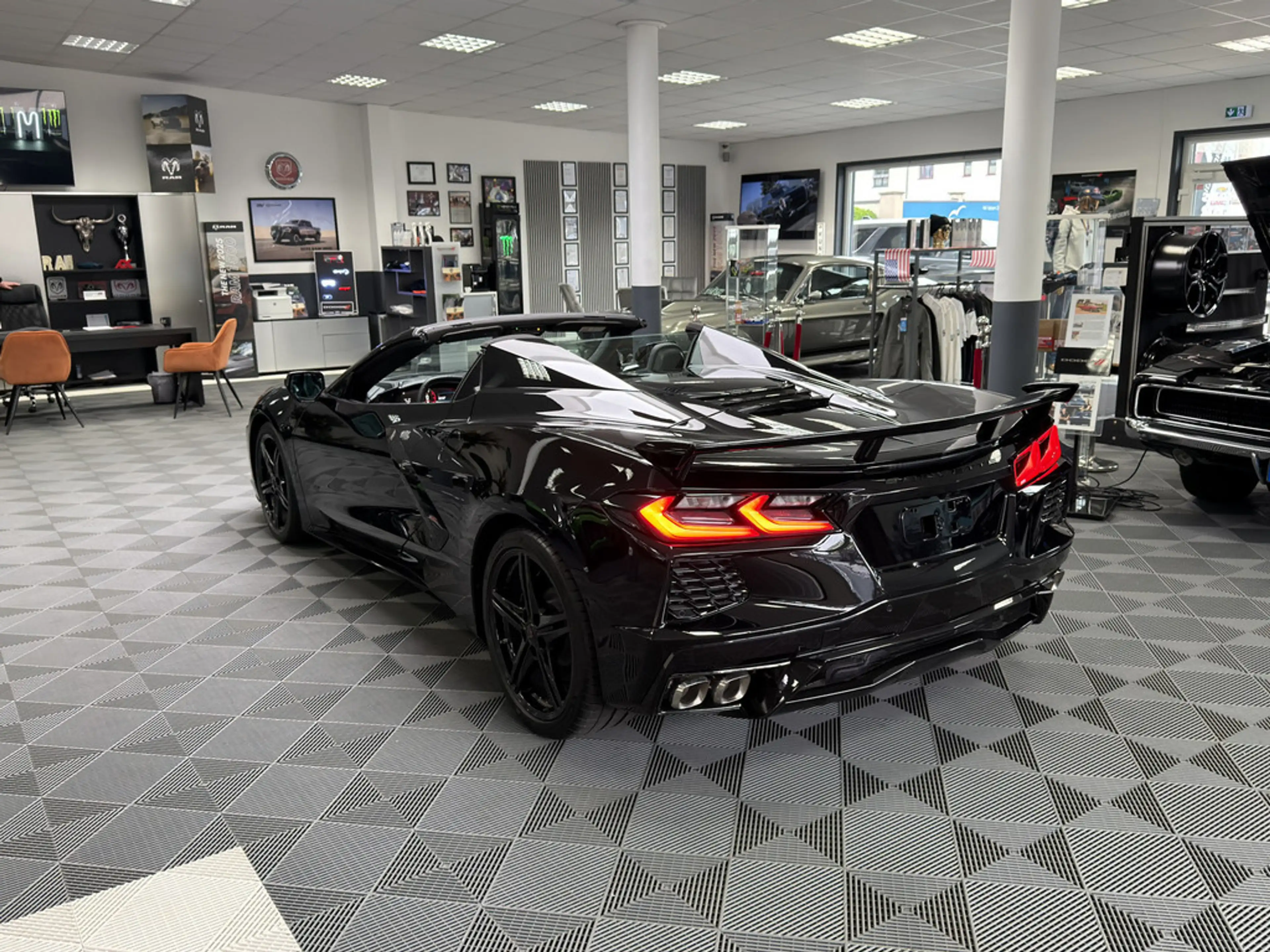 Corvette C8 Cabrio 2LT MY 2026, Magnetic — photo 7