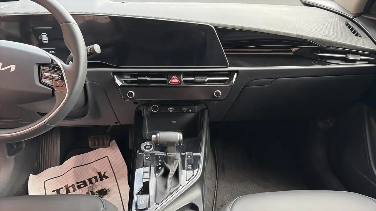 Kia Niro снимка Kia Niro