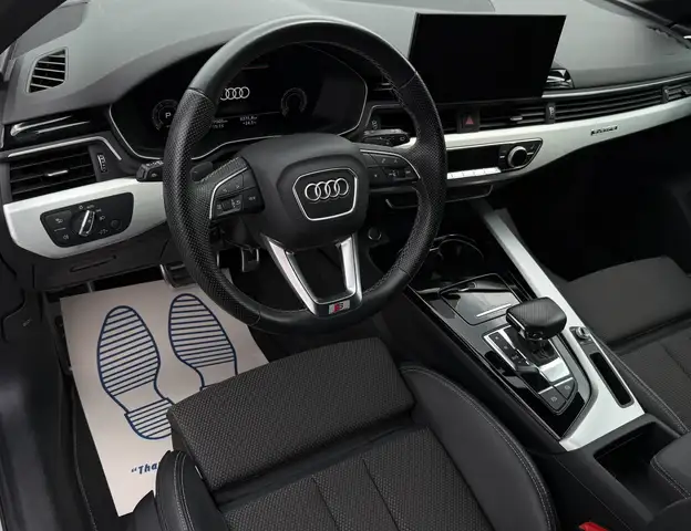 Audi A4 Avant view 5