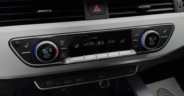 Audi A4 Avant view 10