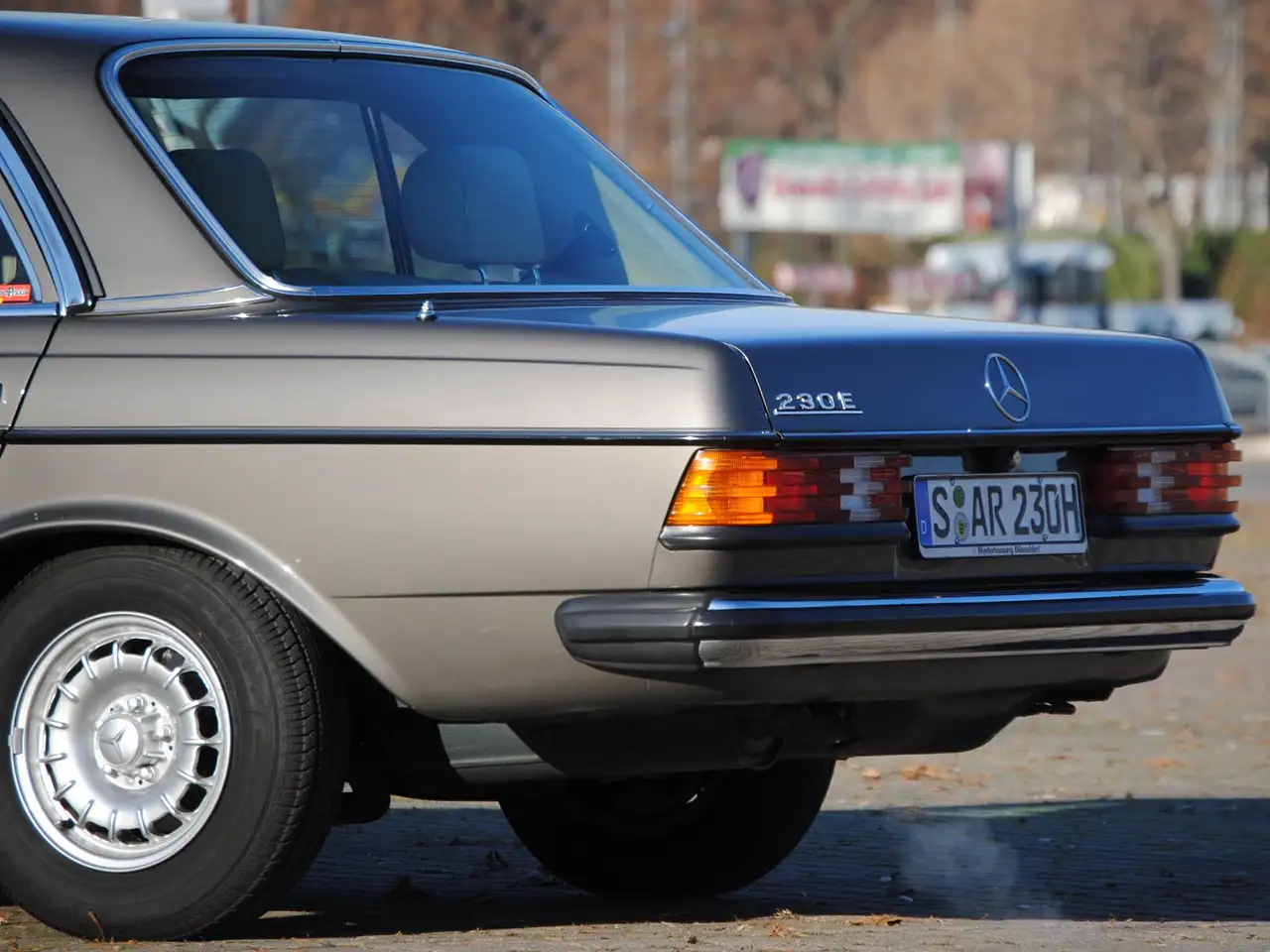 Mercedes-Benz Baureihe 123 230 E, foto 3