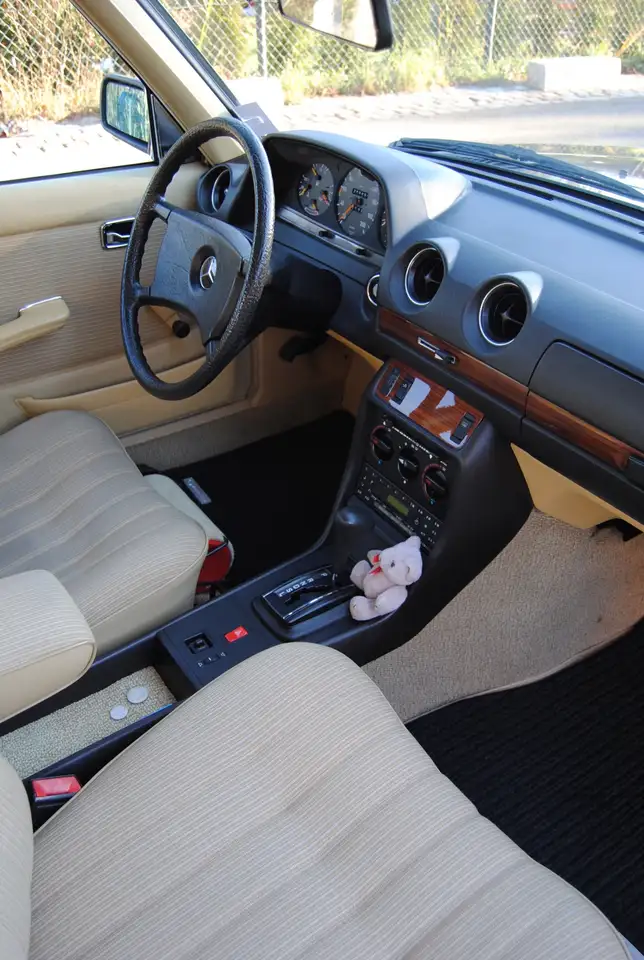 Mercedes-Benz Baureihe 123 230 E, foto 7