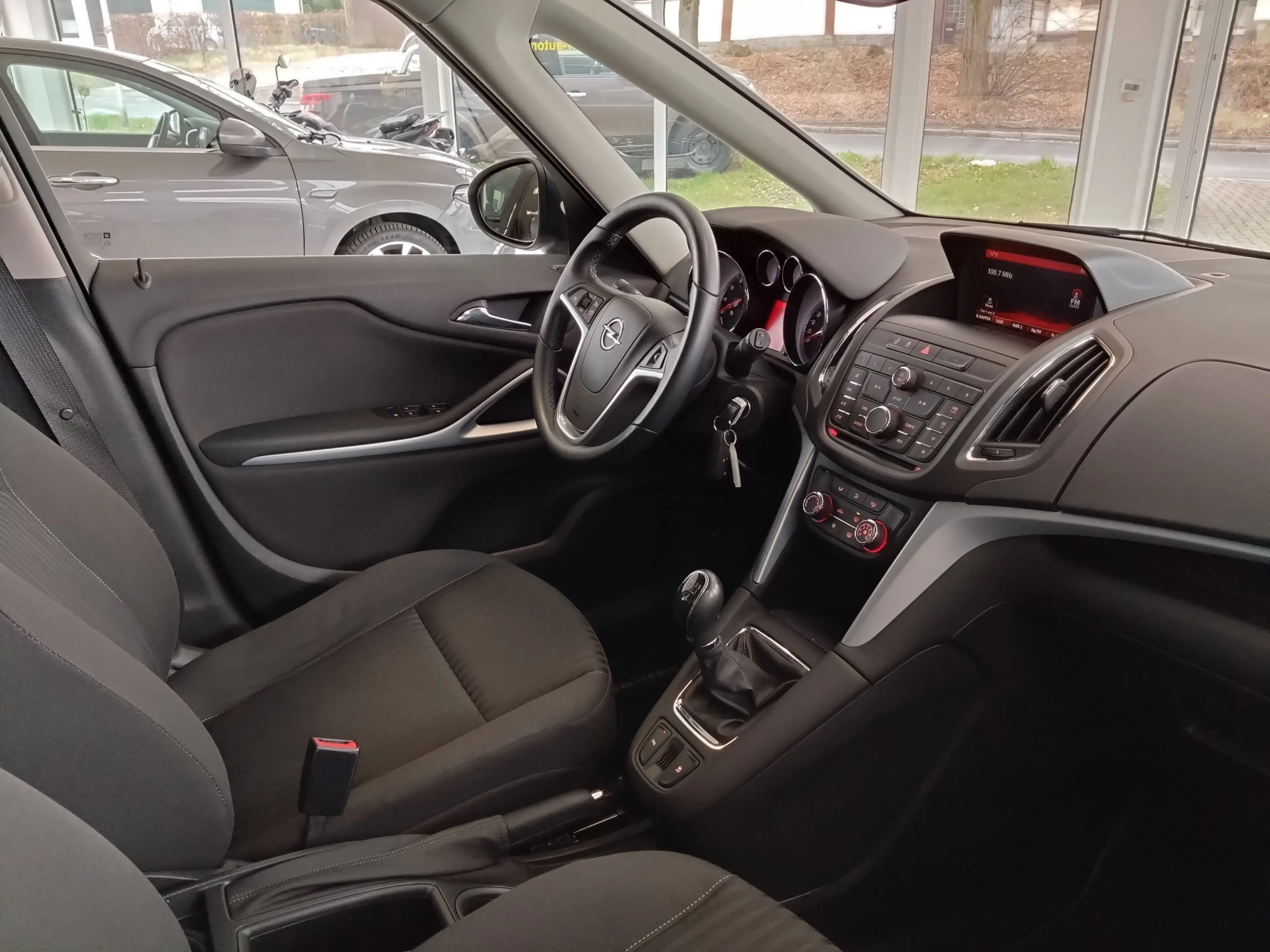 Opel Zafira Tourer Zafira Tourer 1.4Turbo Edition Anhängerkupplung — photo 8