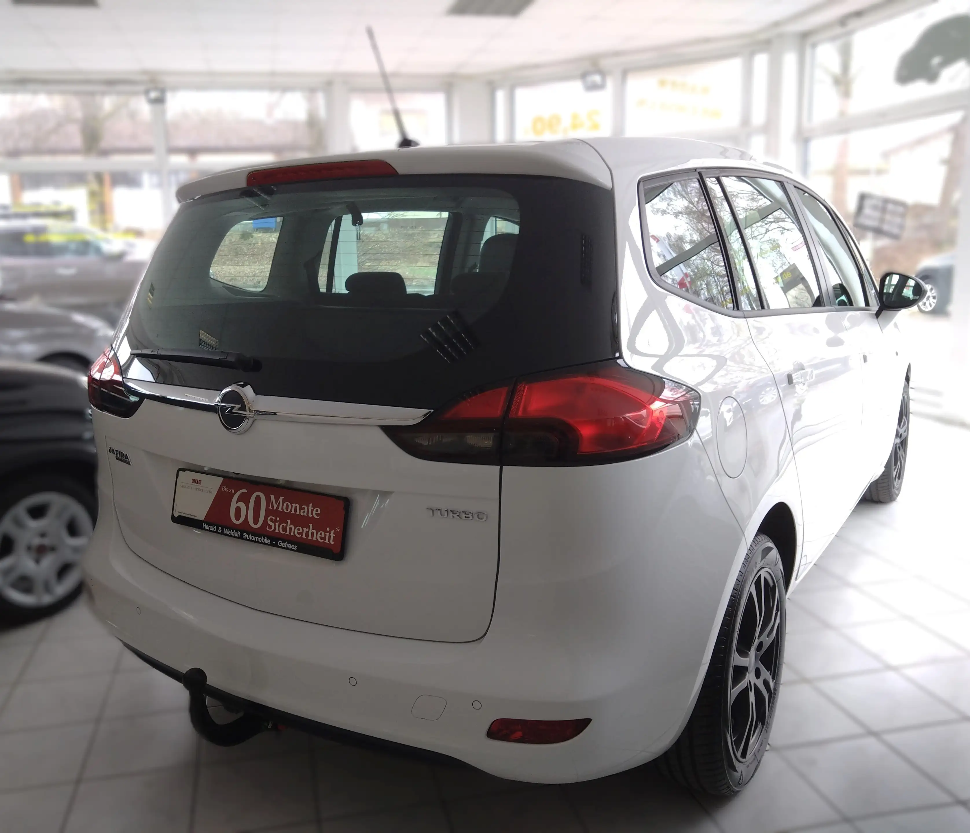 Opel Zafira Tourer Zafira Tourer 1.4Turbo Edition Anhängerkupplung — photo 3
