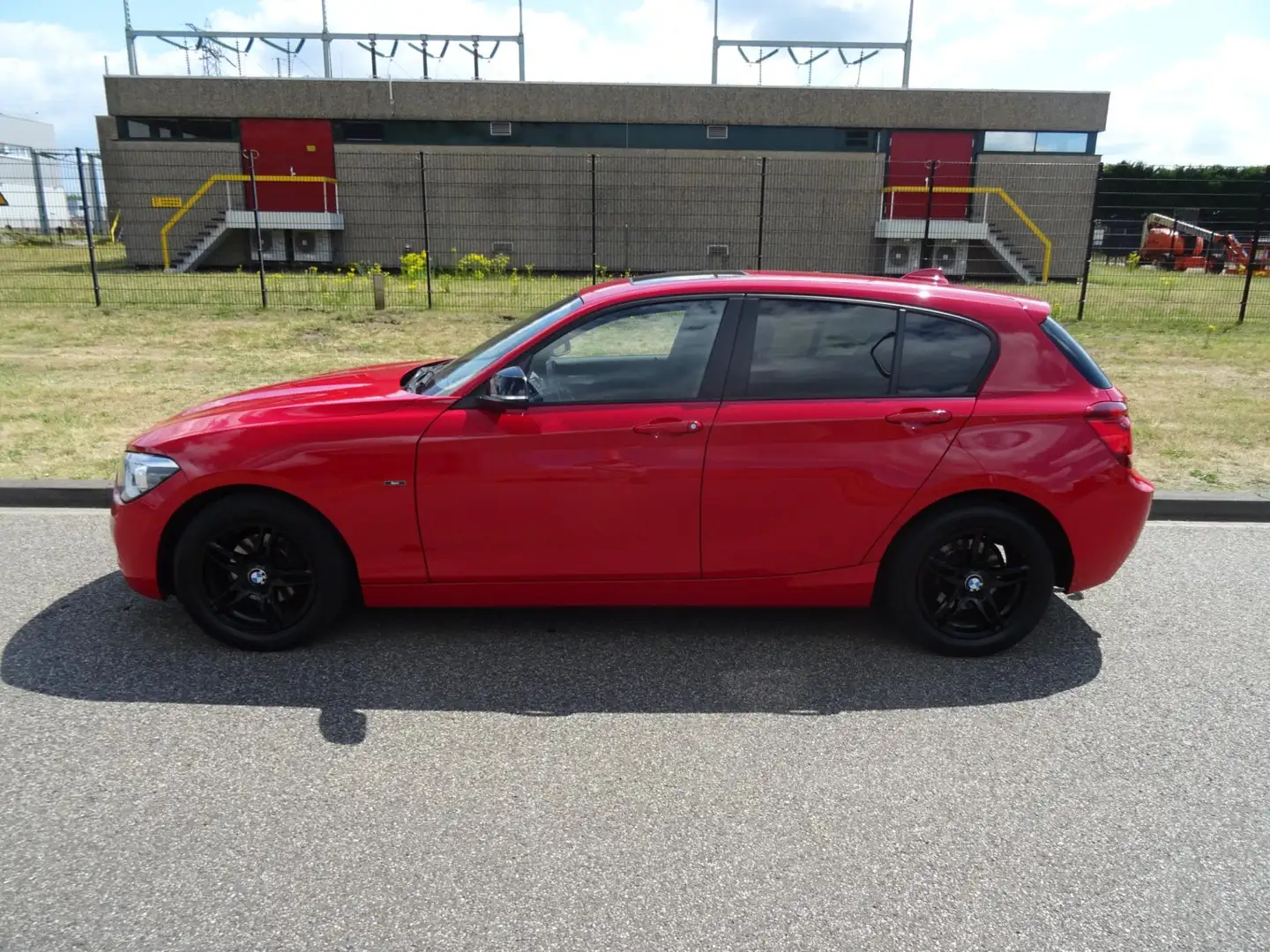 BMW 118 1-serie 118d Executive Rood - 2