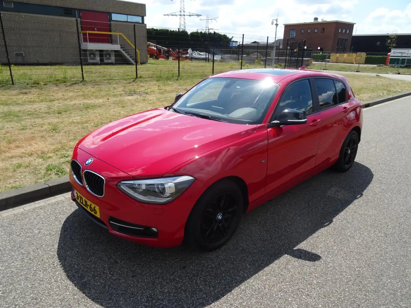 BMW 118 1-serie 118d Executive Rood - 1