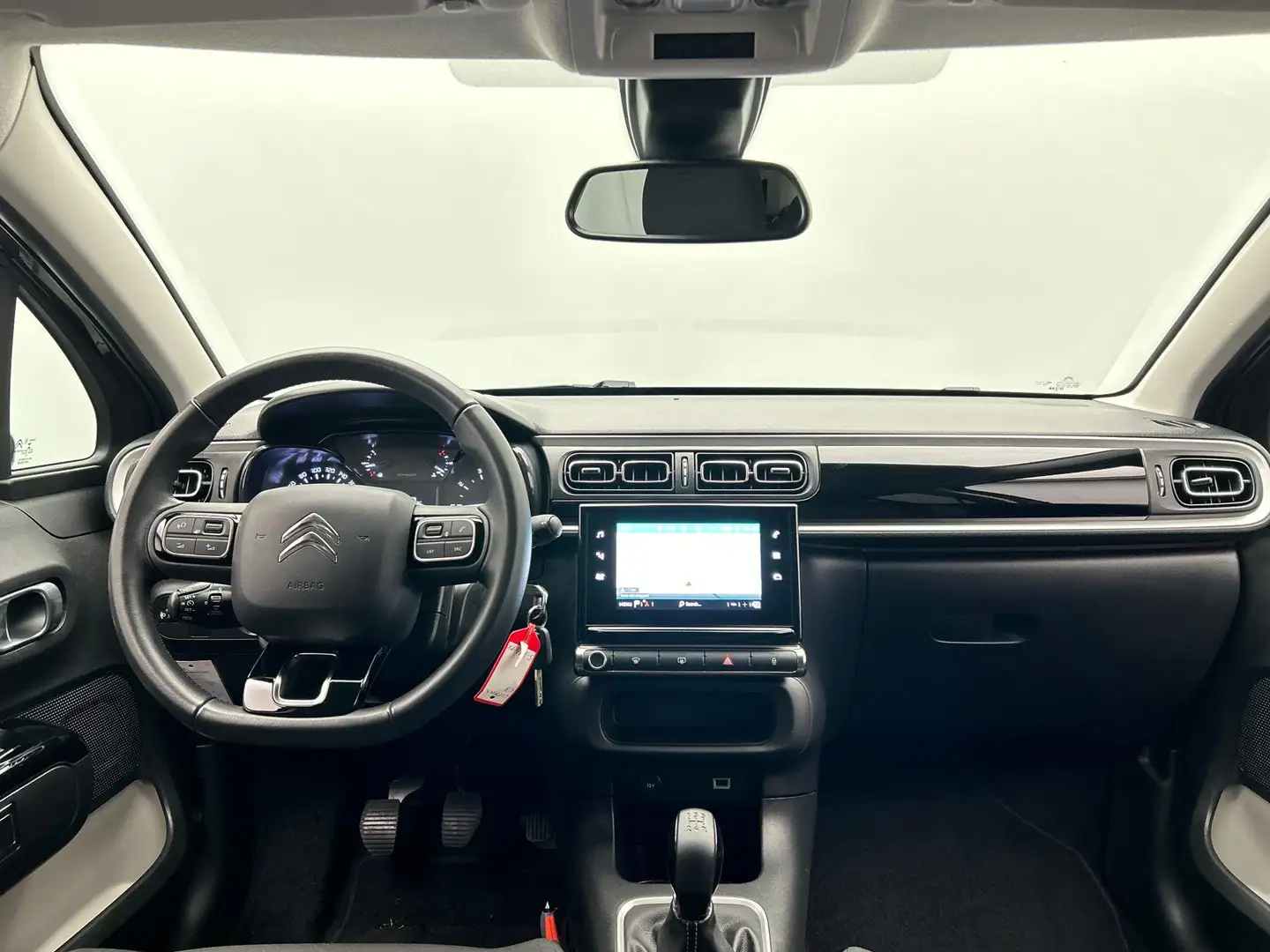 Citroen C3 1.2 PureTech Feel Edition Apple/Carplay Navigatie Grijs - 2