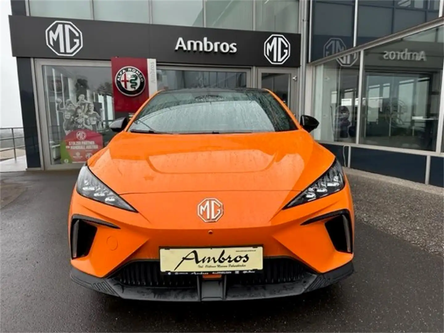 MG MG4 Trophy Extended Range 77kWh Naranja - 2