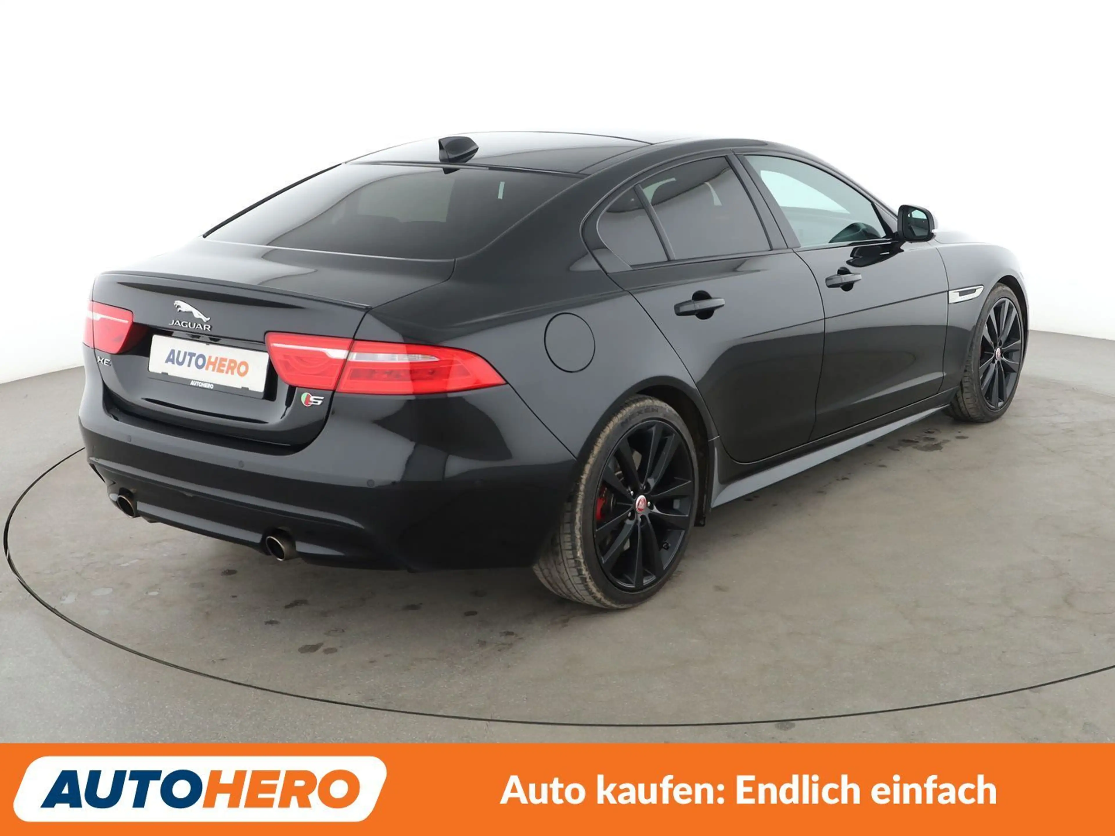 Jaguar XE 3.0 V6 S Aut.*NAVI*CAM*BiXENON*TEMPO*SHZ*LHZ*ALU* — photo 6