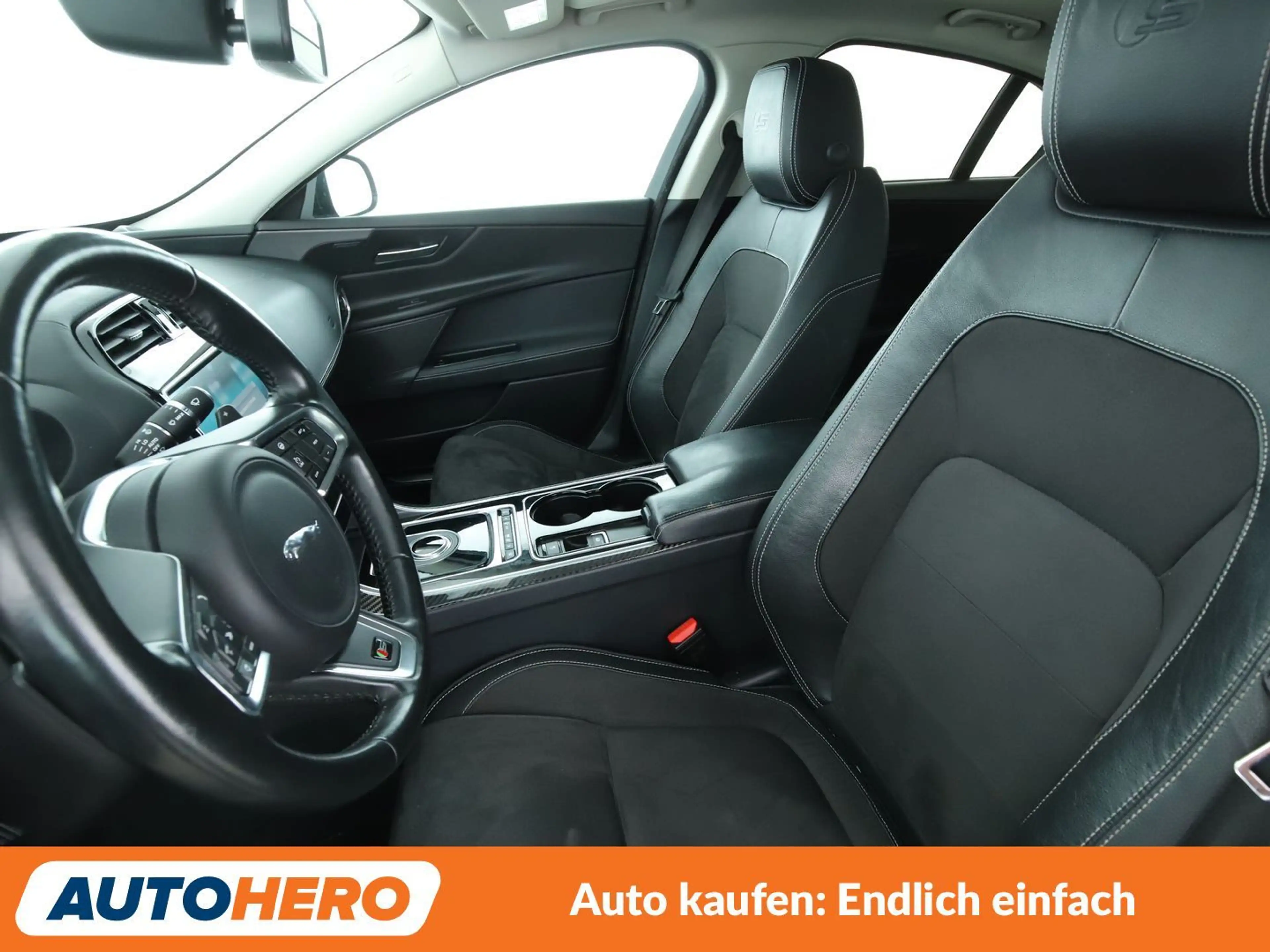 Jaguar XE 3.0 V6 S Aut.*NAVI*CAM*BiXENON*TEMPO*SHZ*LHZ*ALU* — photo 10