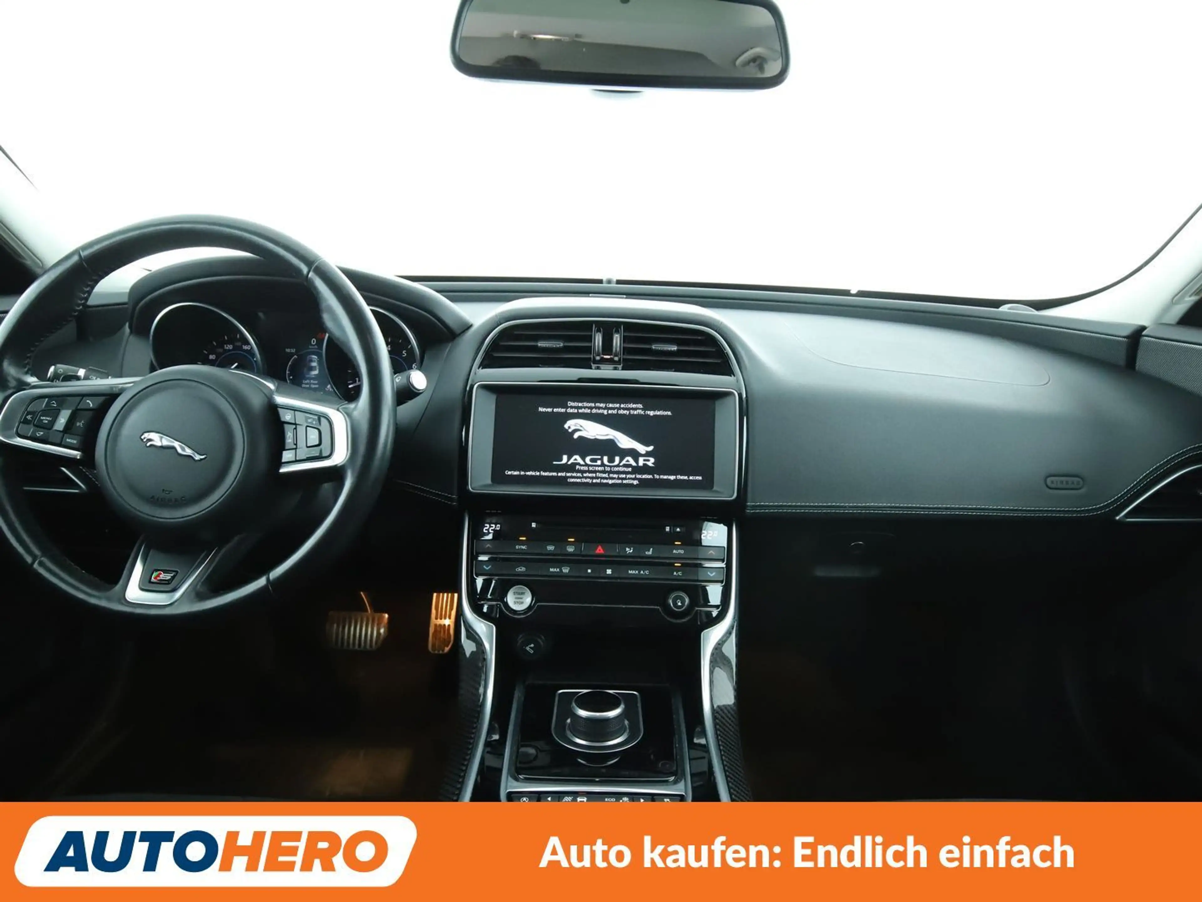 Jaguar XE 3.0 V6 S Aut.*NAVI*CAM*BiXENON*TEMPO*SHZ*LHZ*ALU* — photo 12