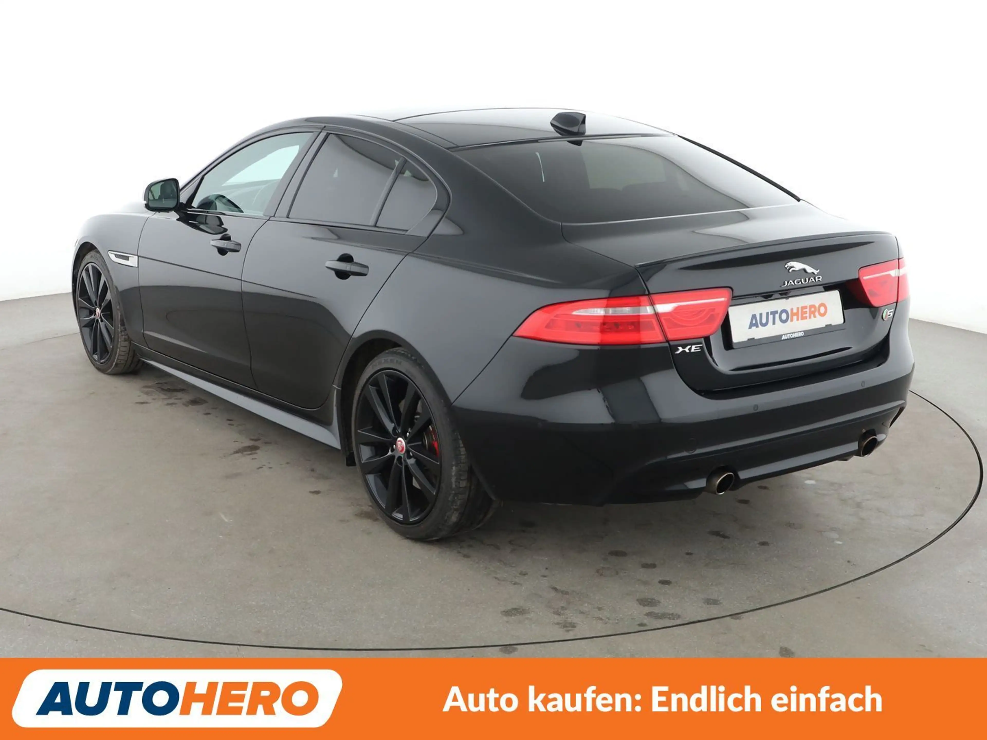 Jaguar XE 3.0 V6 S Aut.*NAVI*CAM*BiXENON*TEMPO*SHZ*LHZ*ALU* — photo 4