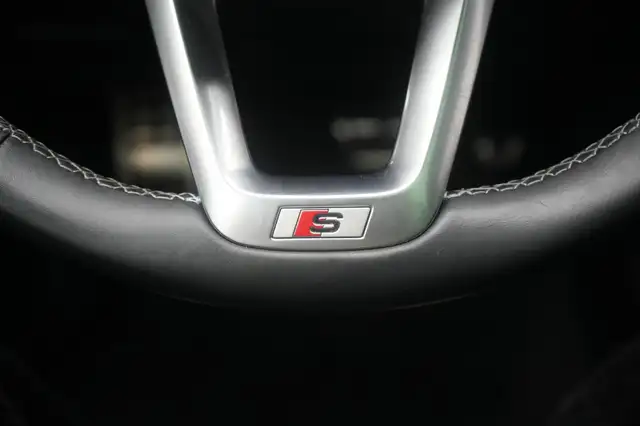 Audi Q3 view 22