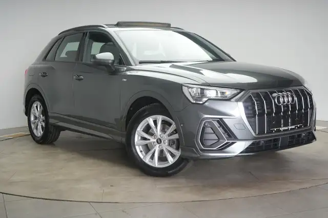 Audi Q3 main image