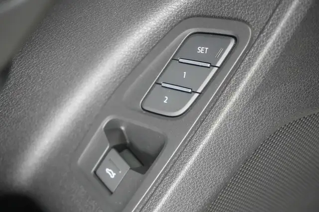 Audi Q3 view 28