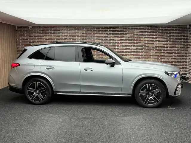 Mercedes-Benz GLC Class view 4