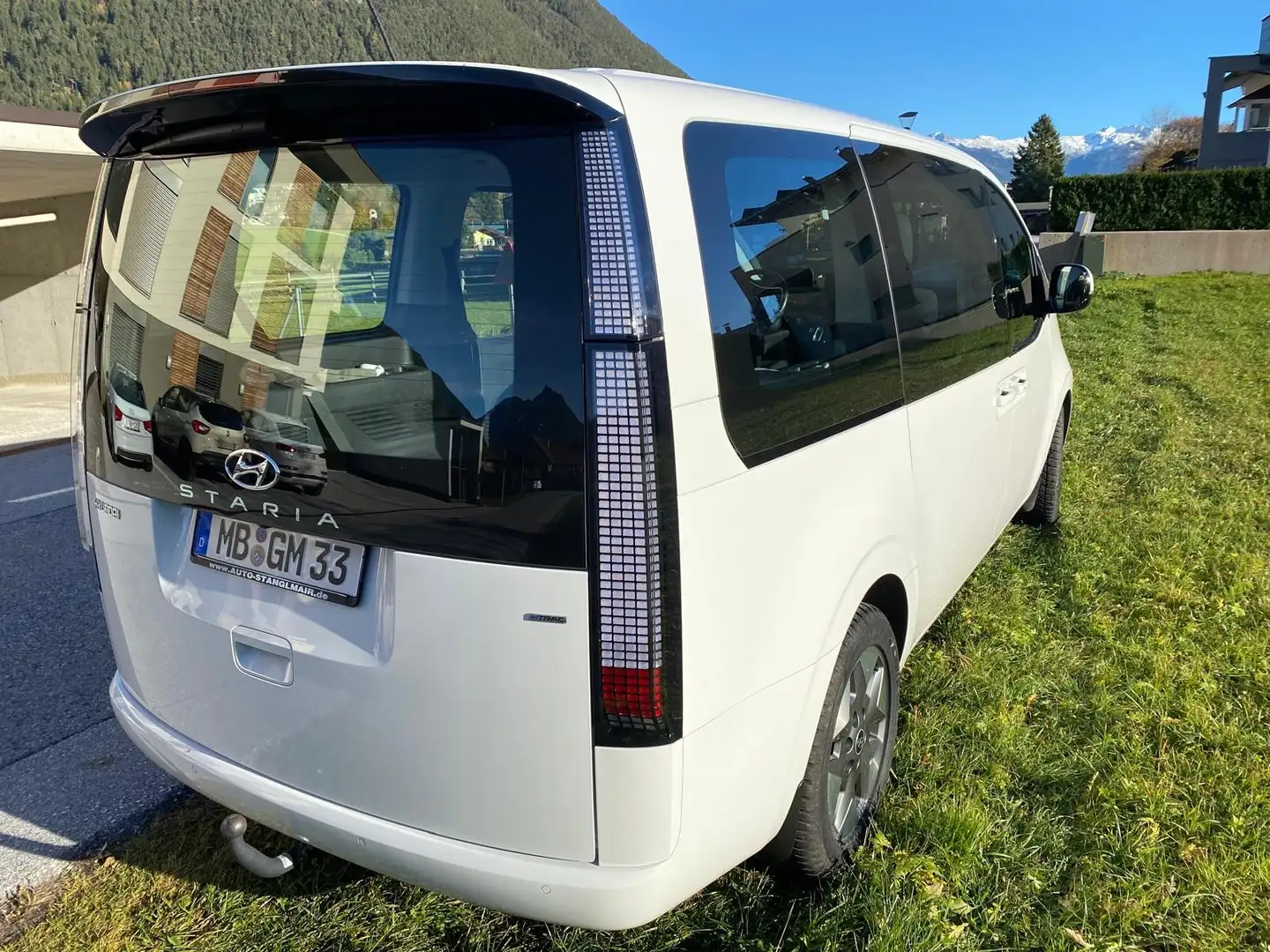 Hyundai STARIA STARIA 2.2 CRDi Allrad Trend Weiß - 2