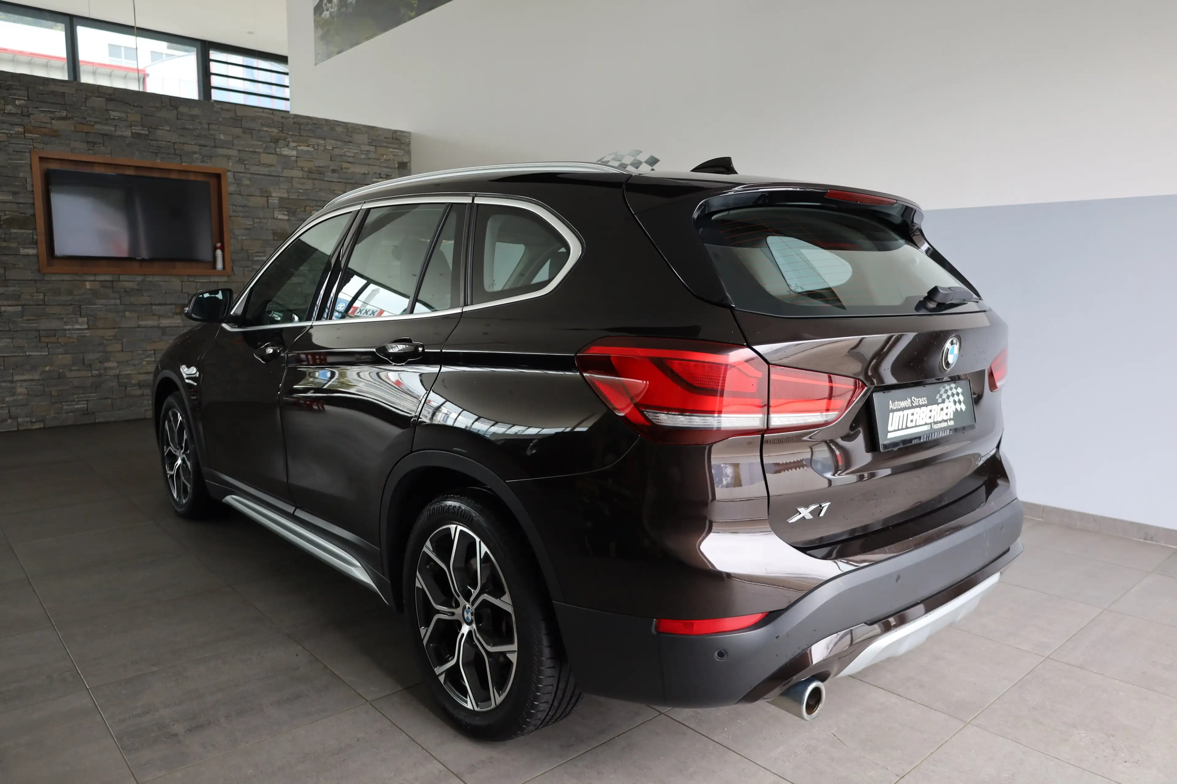 BMW X1 xDrive25e xLine — photo 3