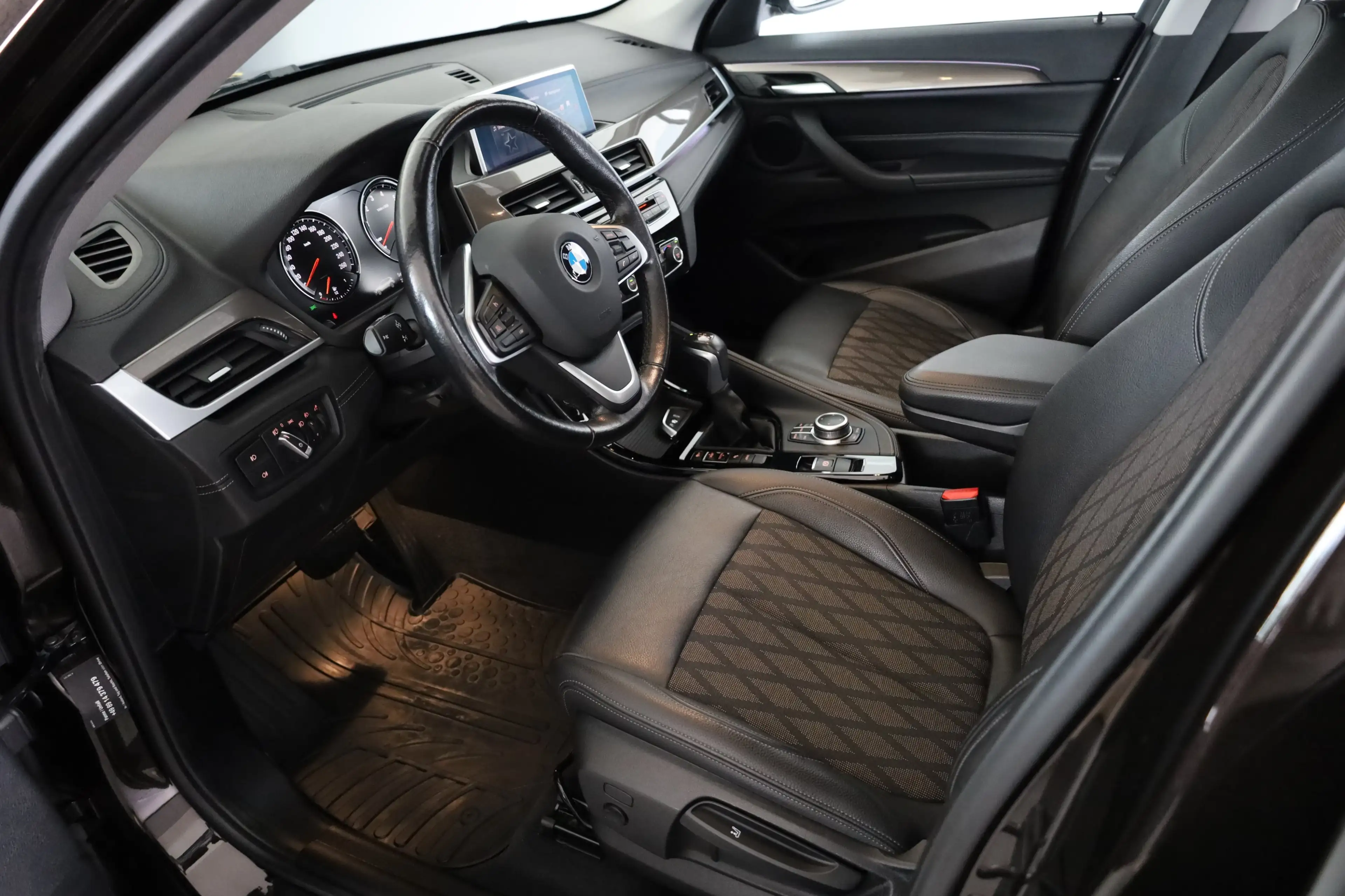 BMW X1 xDrive25e xLine — photo 5