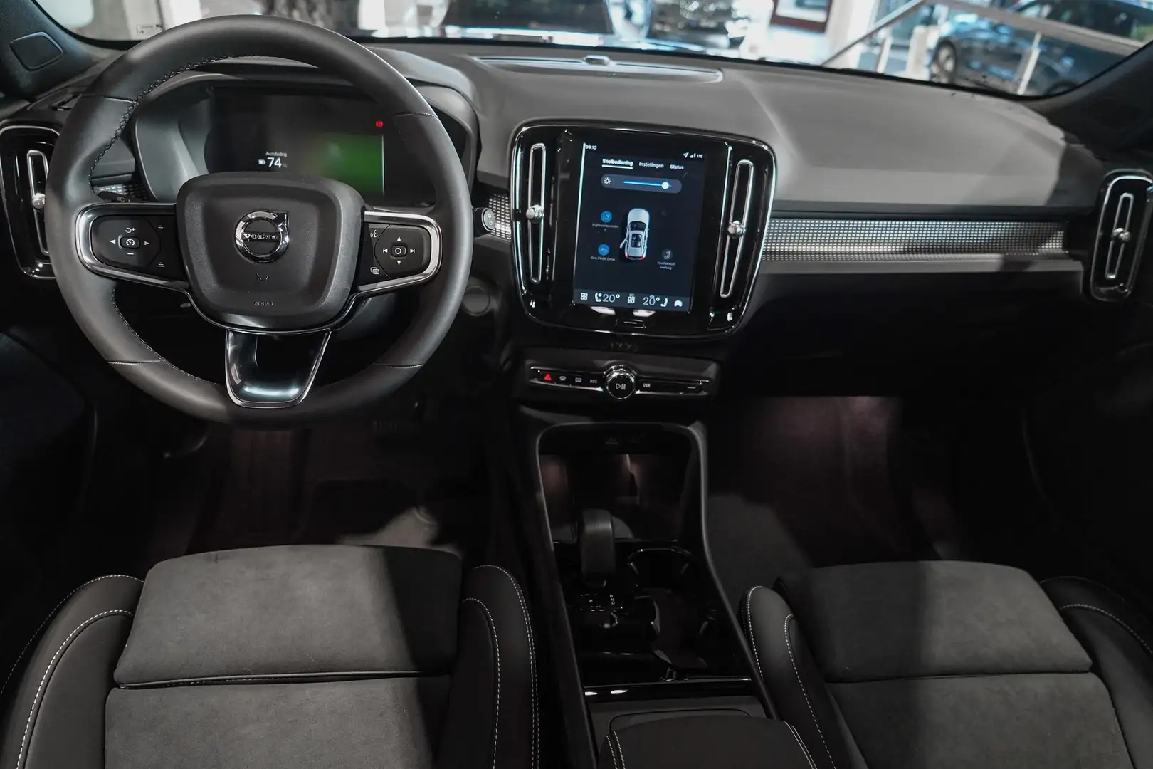 Volvo EX40 Single Motor Ext. Range Ultra Bl. Ed. Eur. 82 kWh - 2