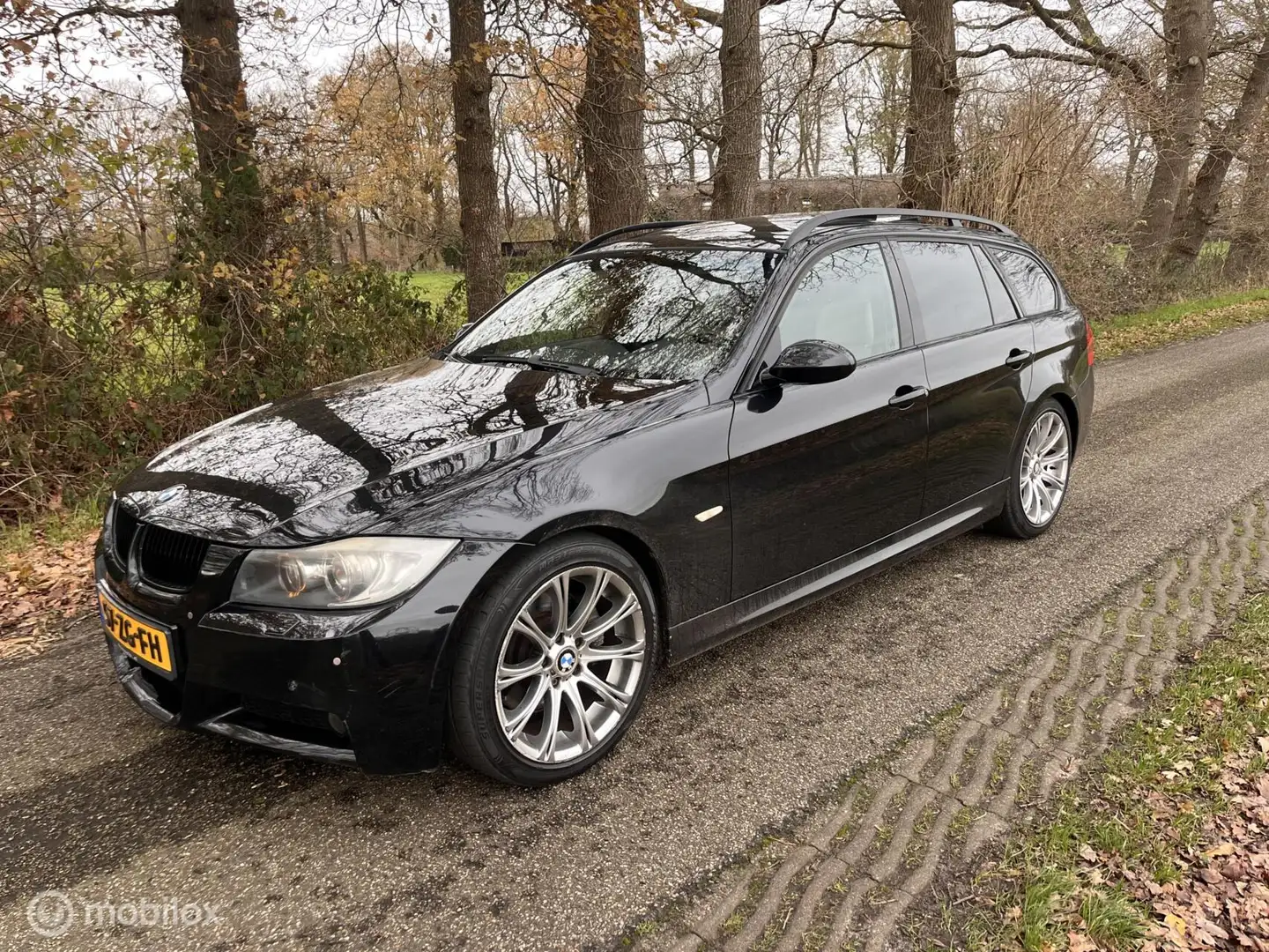 BMW 325 3-serie Touring 325d High Executive | M-PAKKET | P Noir - 1