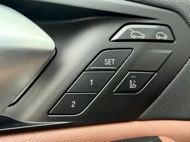 BMW X6 view 17