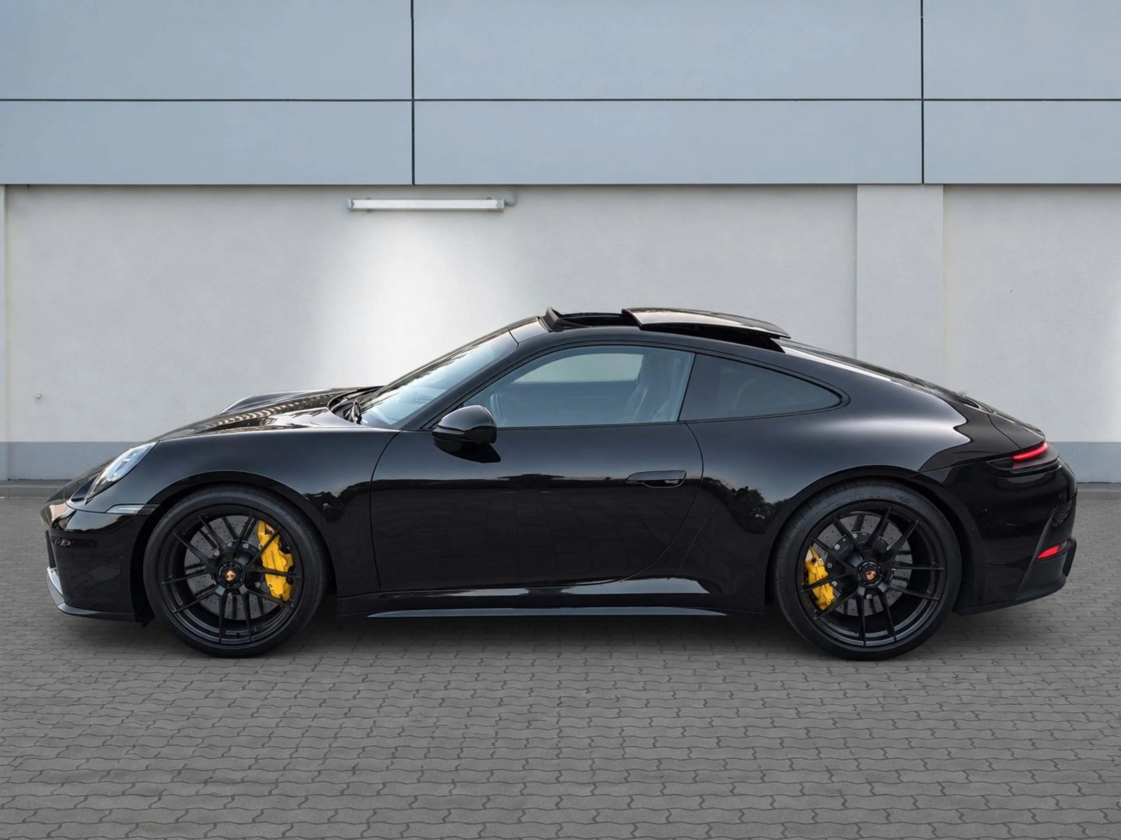 Porsche 992 911 Carrera 4 GTS T-Hybrid *LUFT*KERAM*18-WEG*GA — photo 8