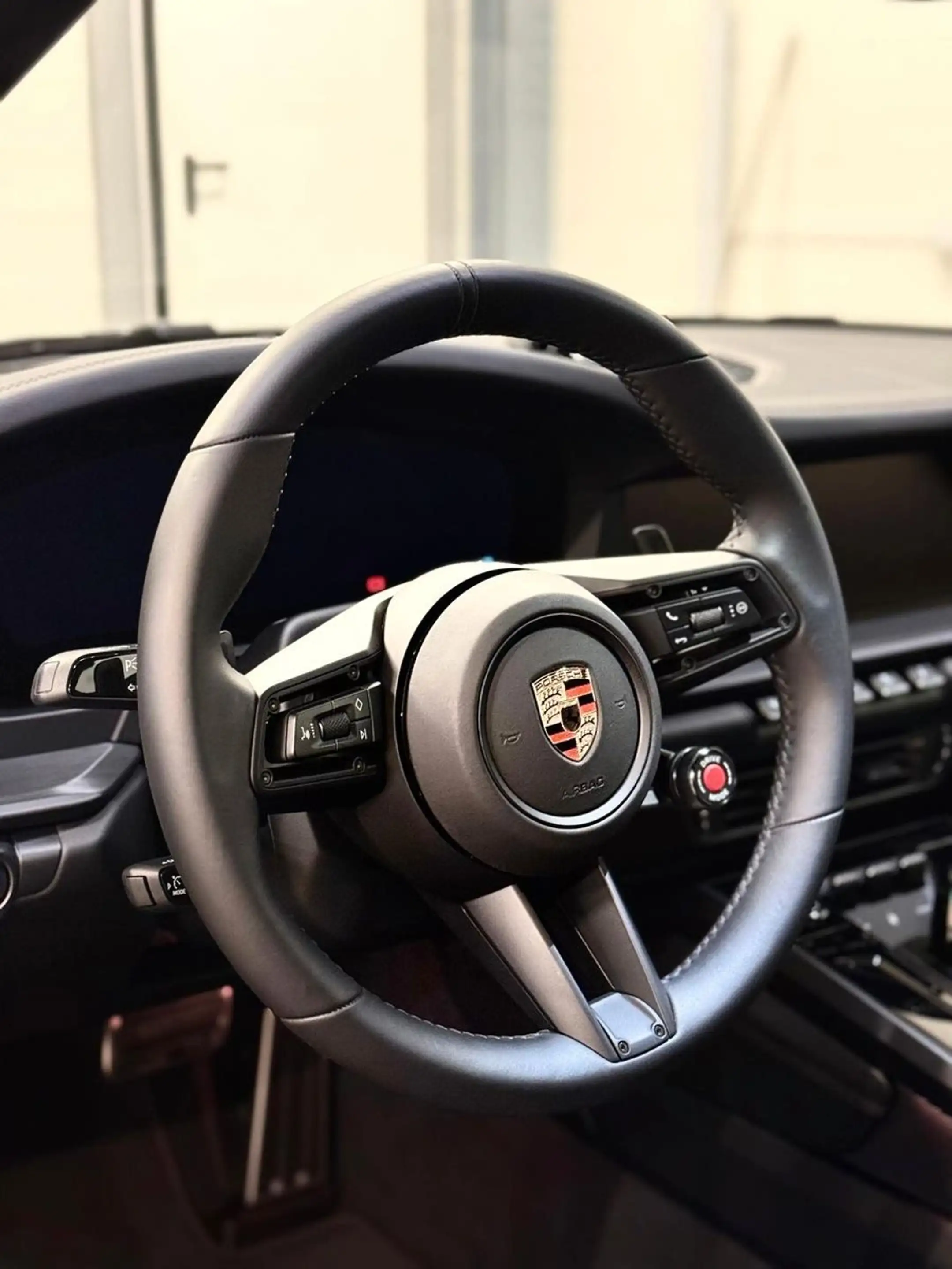 Porsche 992 911 Carrera 4 GTS T-Hybrid *LUFT*KERAM*18-WEG*GA — photo 9