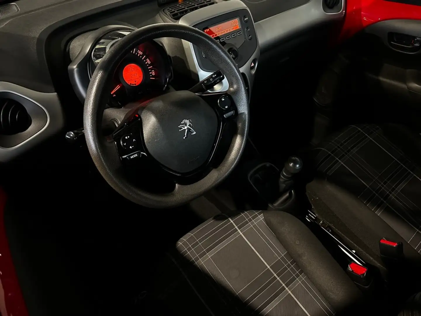 Peugeot 108 1.0 E-VTI ACTIVE NAP, AIRCO, BLUETOOTH, 5DRS Rouge - 2