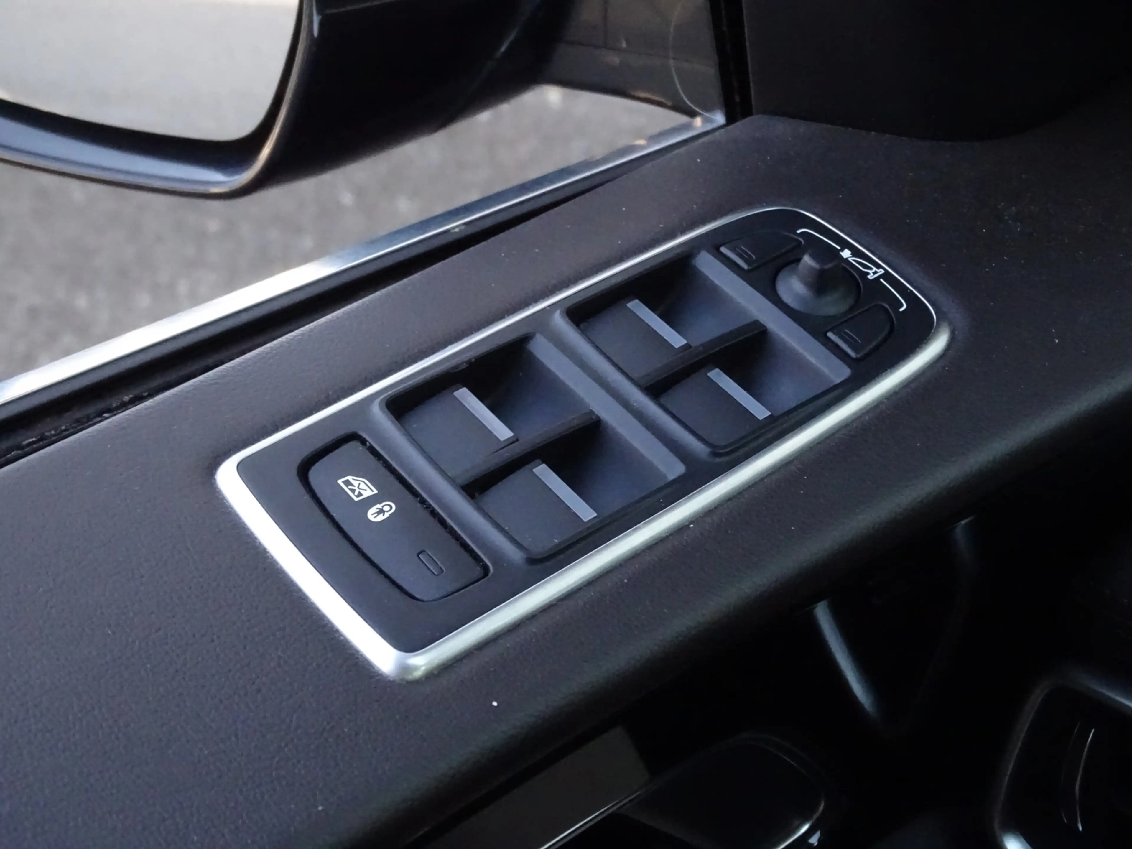 Jaguar F-Pace 2.0t AWD Portfolio — photo 21