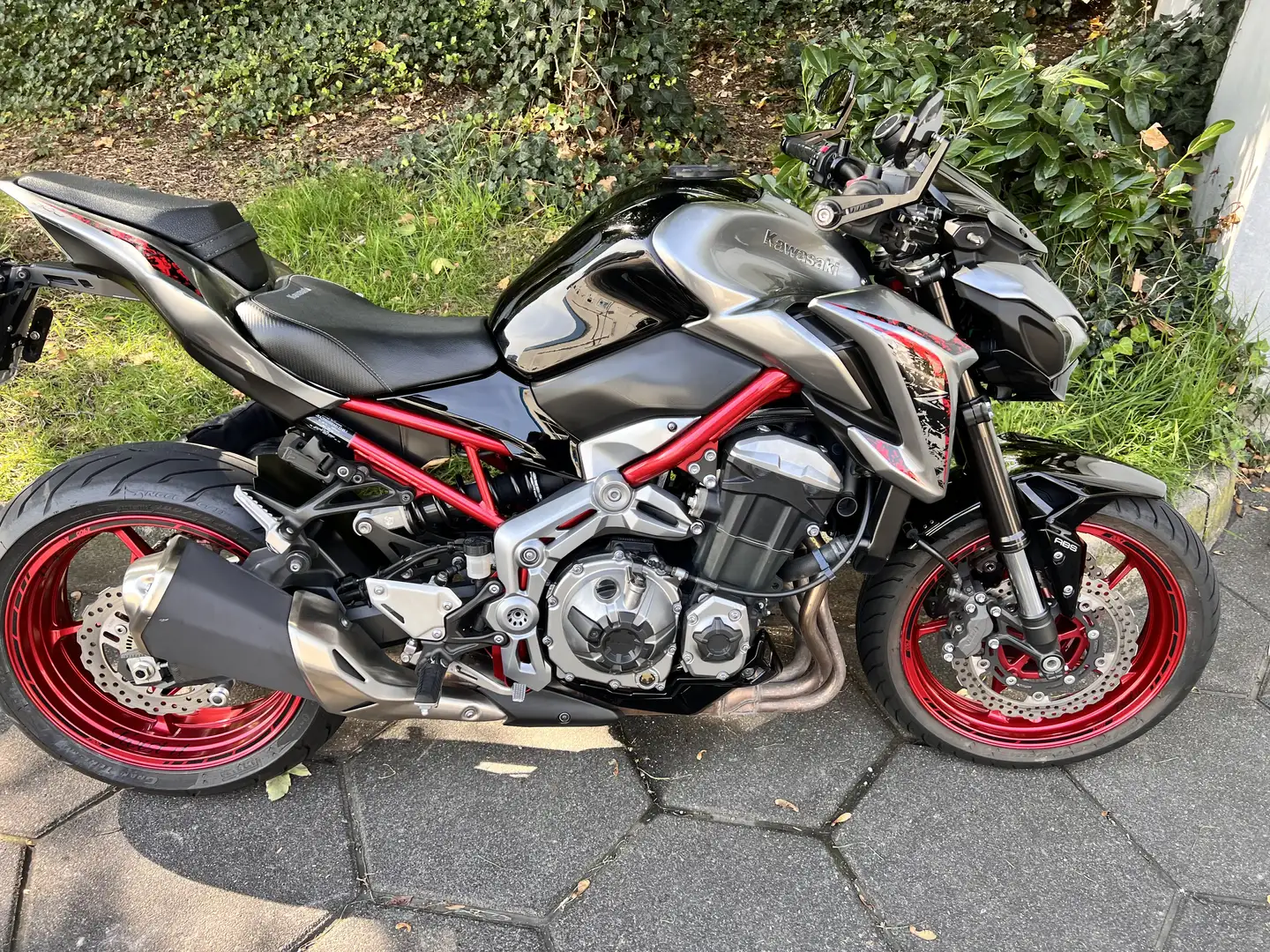 Kawasaki Z 900 1. Hand, viel Zubehör, Scheckheft gepflegt Gri - 2