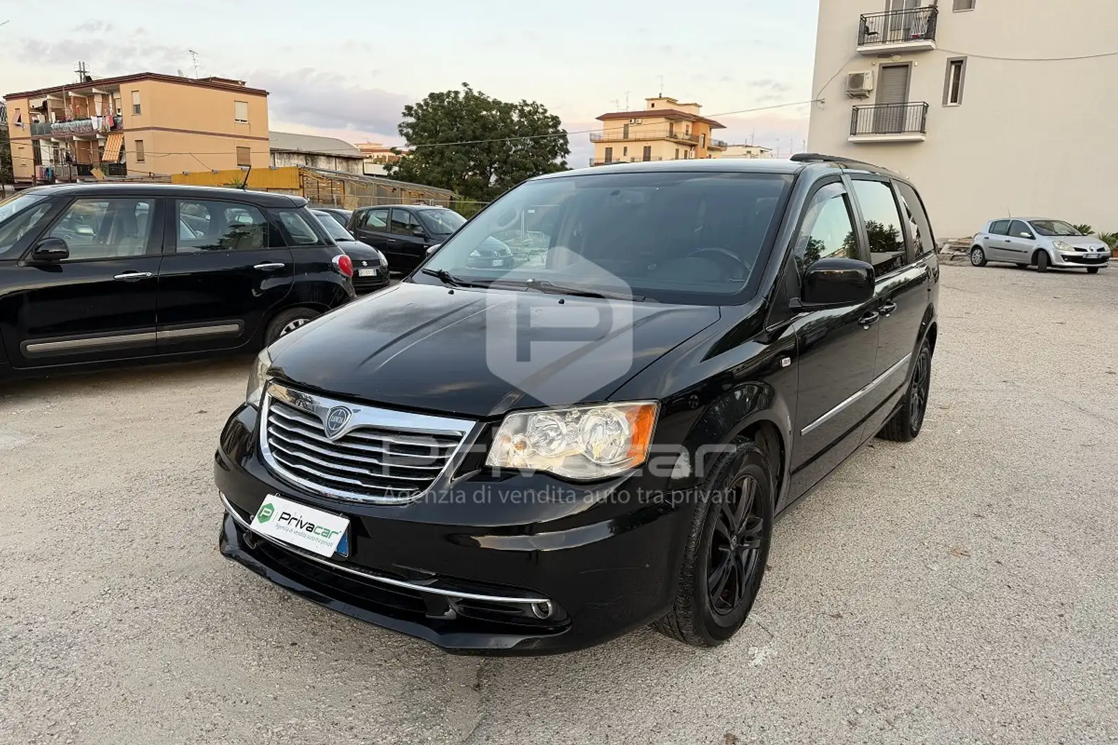 Lancia Voyager Voyager 2.8 Turbodiesel Gold 163 CV Nero - 1