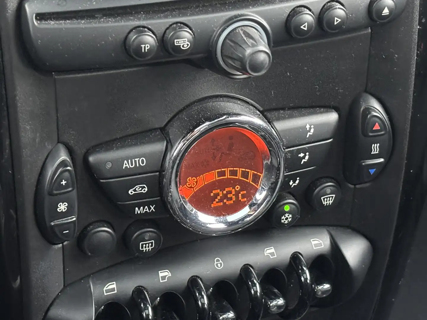 MINI One Countryman Mini 1.6 Pepper | Panorama schuifdak | Navigatie | Rouge - 2