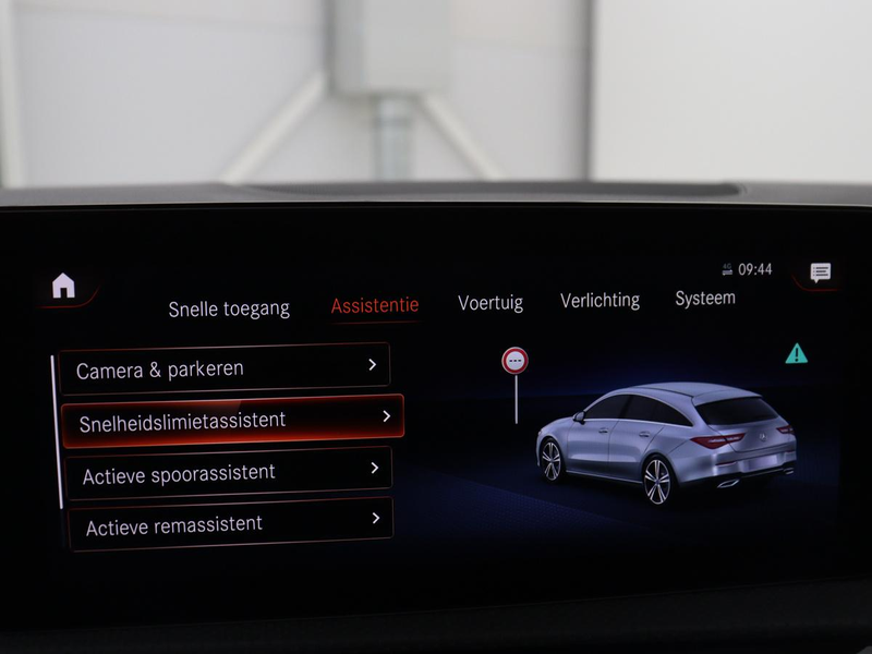 Mercedes-Benz CLA 250 Shooting Brake e AMG Line | SOH 92.9% | Trekhaak | — photo 35