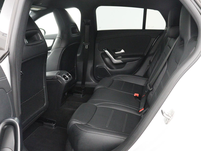 Mercedes-Benz CLA 250 Shooting Brake e AMG Line | SOH 92.9% | Trekhaak | — photo 10