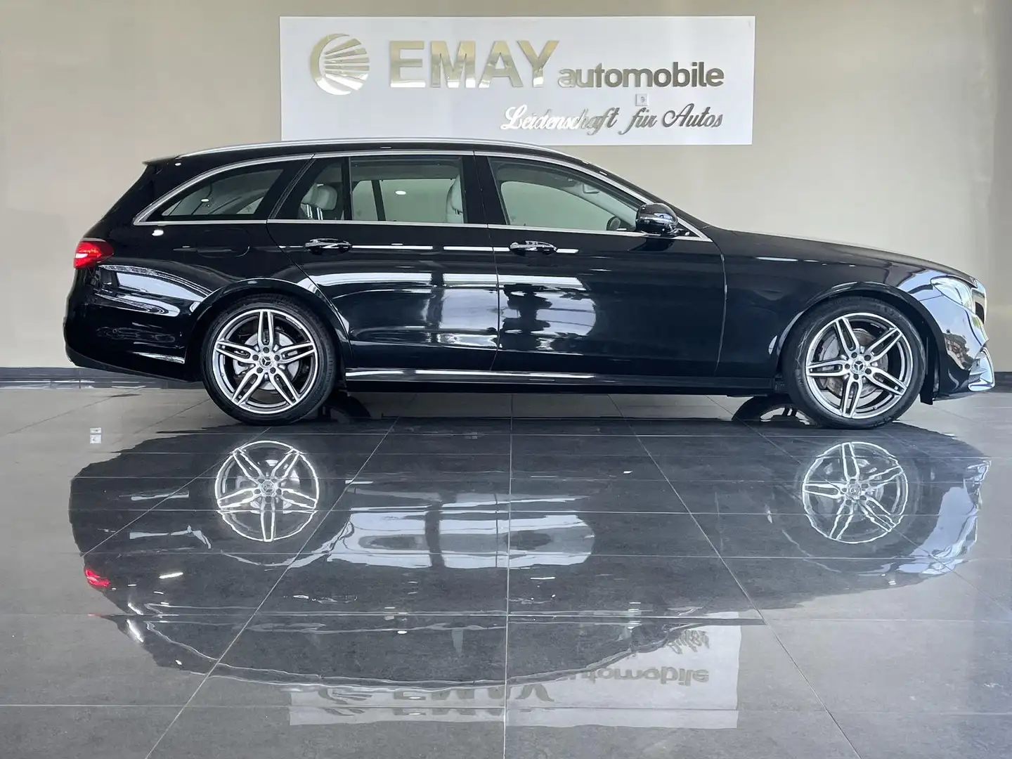 Mercedes-Benz E 300 d Amg Line /P.Dach/LED/Navi/ Zwart - 2