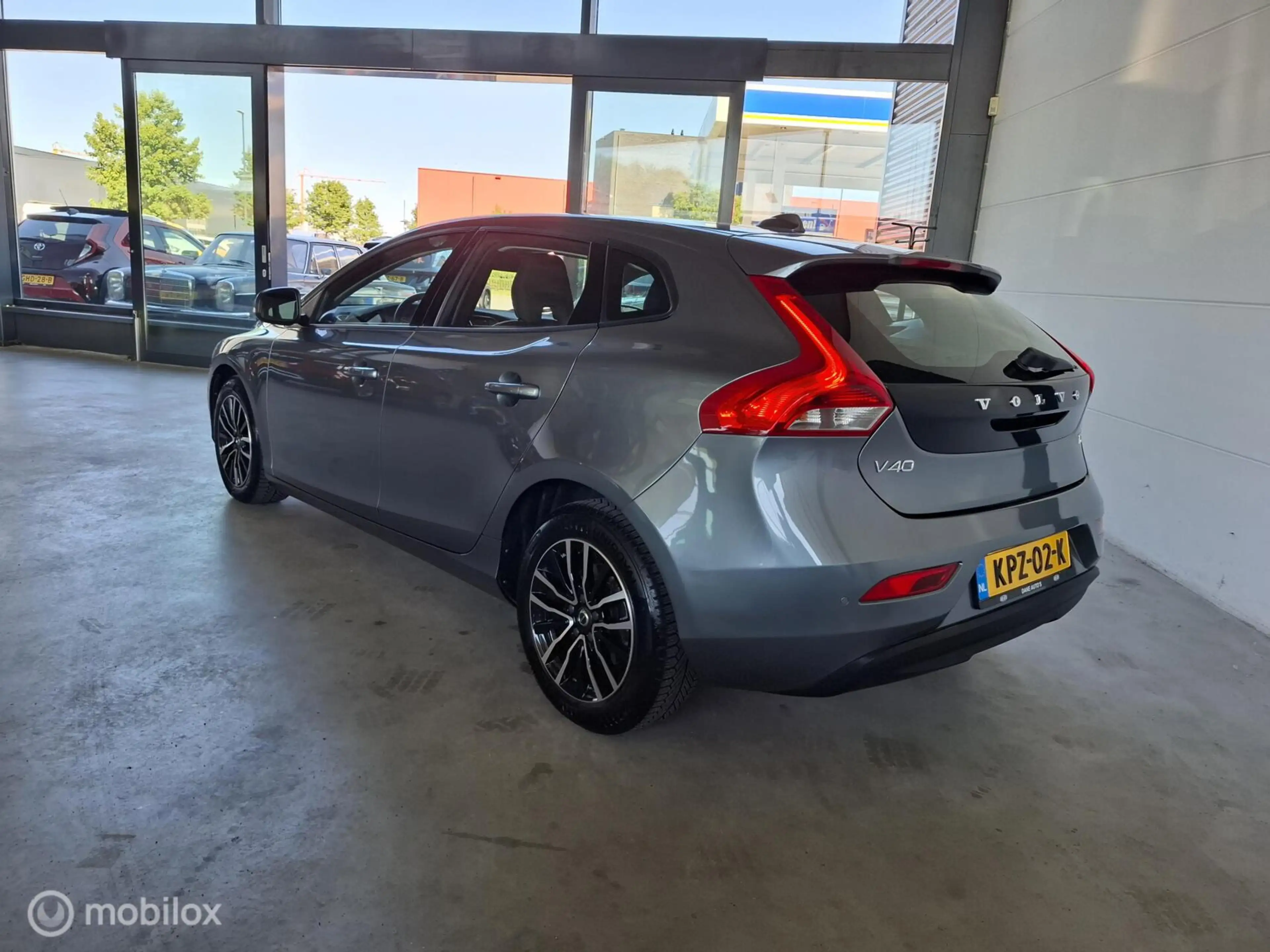 Volvo V40 2.0 T2 Momentum | PARK. SENSOR - RIJKLAARPRIJS — photo 2