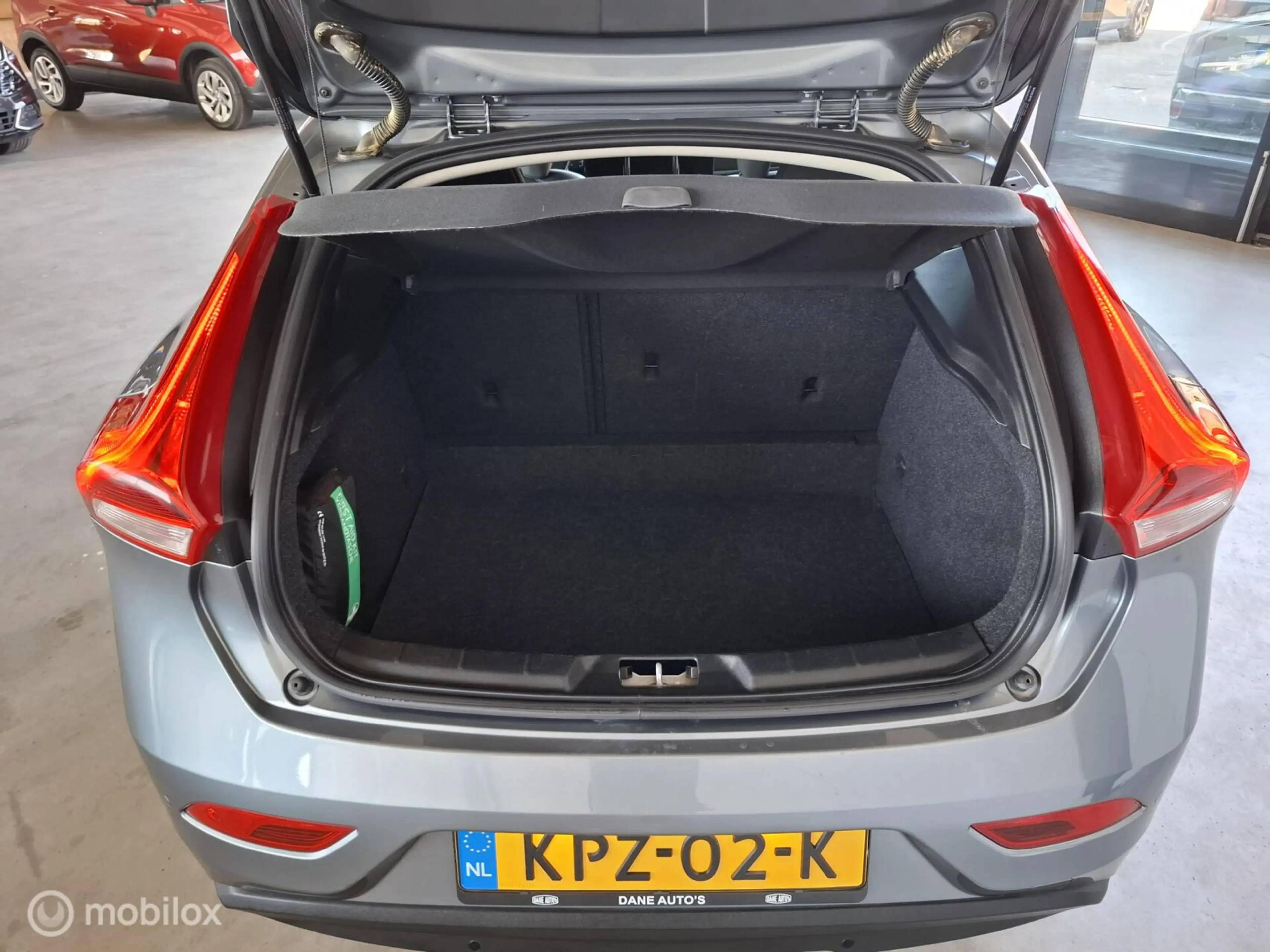 Volvo V40 2.0 T2 Momentum | PARK. SENSOR - RIJKLAARPRIJS — photo 9