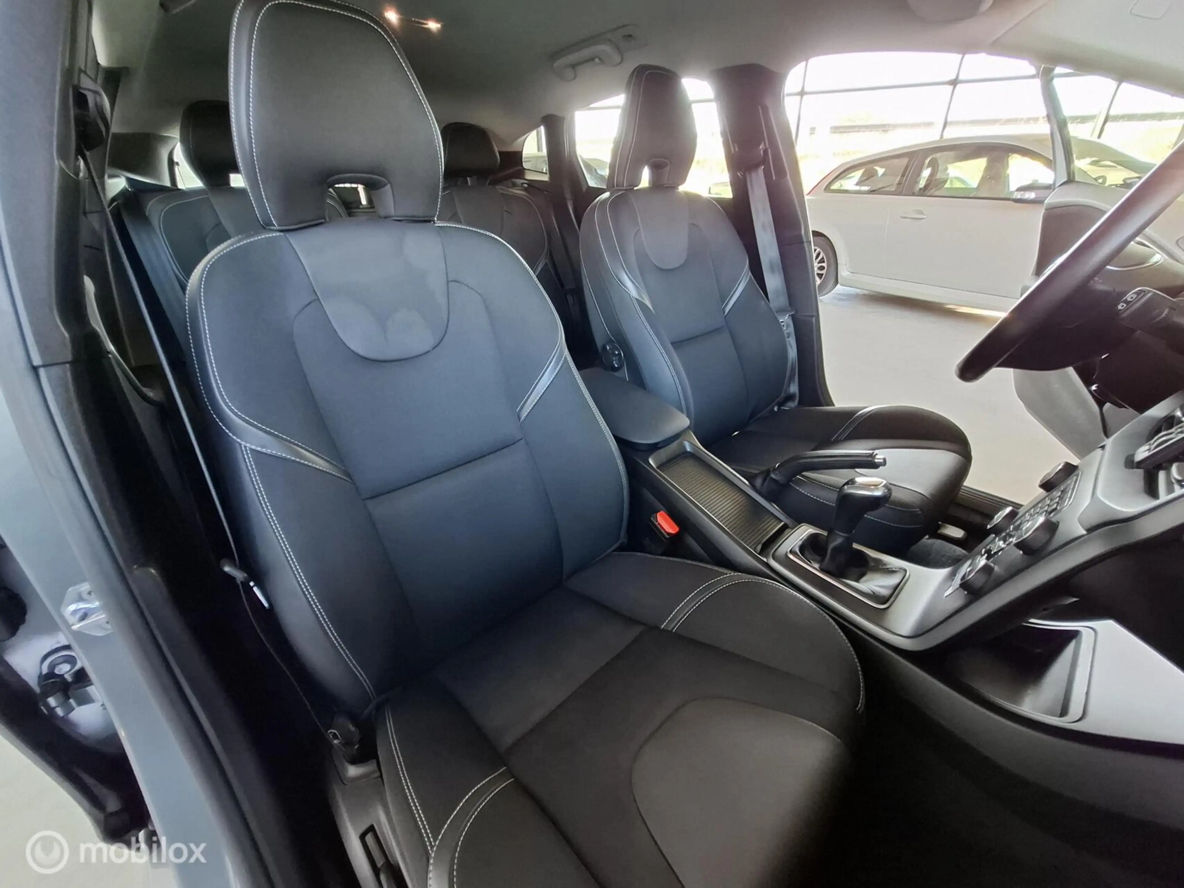 Volvo V40 2.0 T2 Momentum | PARK. SENSOR - RIJKLAARPRIJS — photo 10