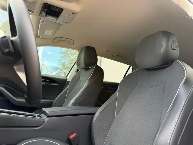 Volkswagen Passat view 12