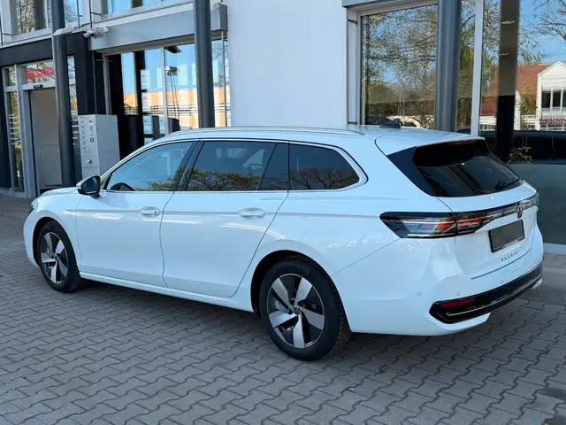 Volkswagen Passat view 7