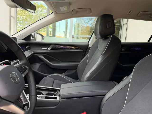 Volkswagen Passat view 13