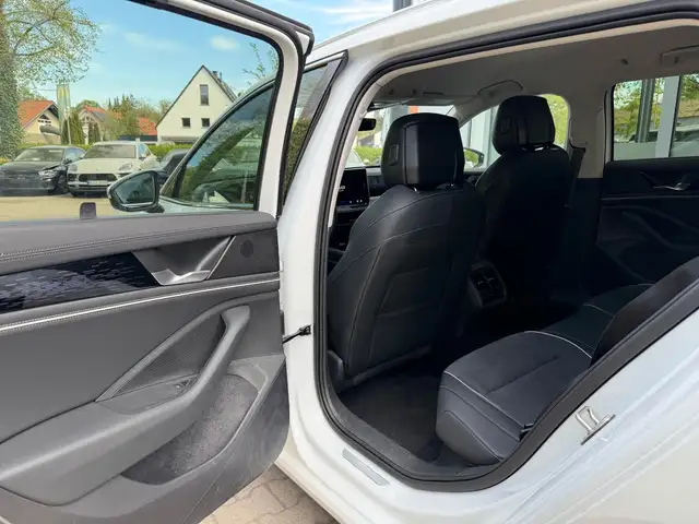 Volkswagen Passat view 14