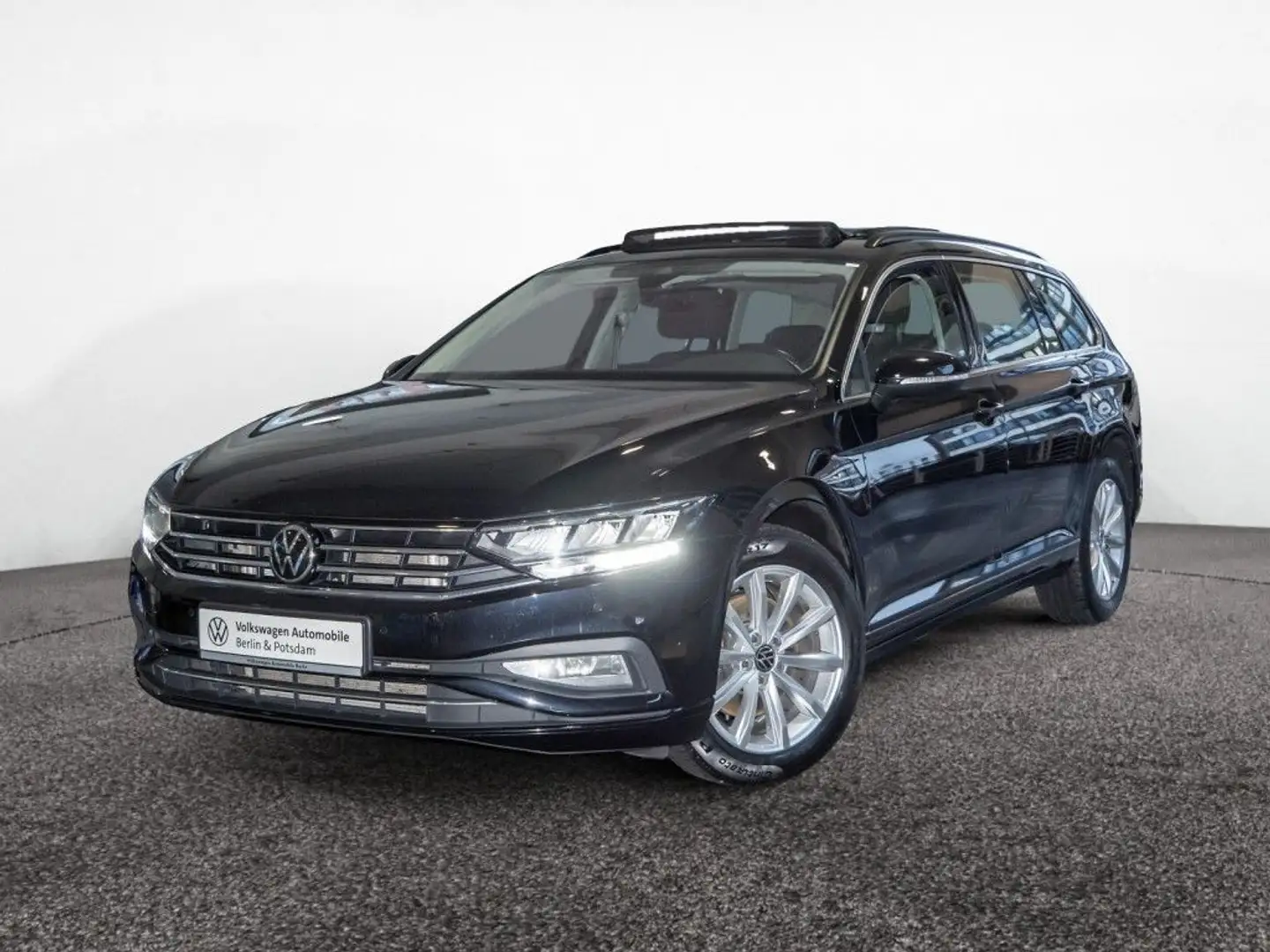 Volkswagen Passat Variant 2.0 TDI Business 4M AHK Pano R-Ka Noir - 2