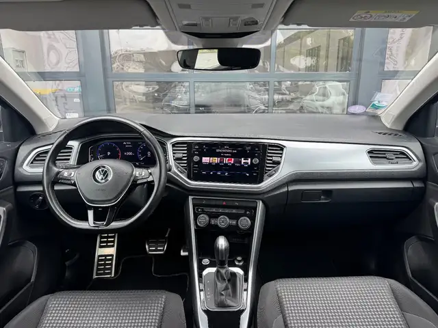 Volkswagen T-Roc view 7