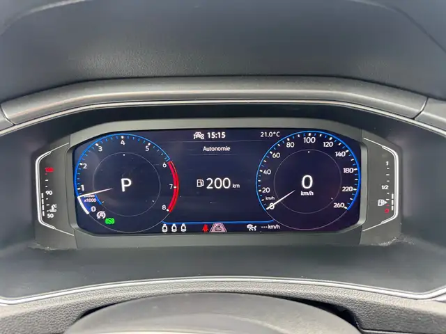 Volkswagen T-Roc view 13