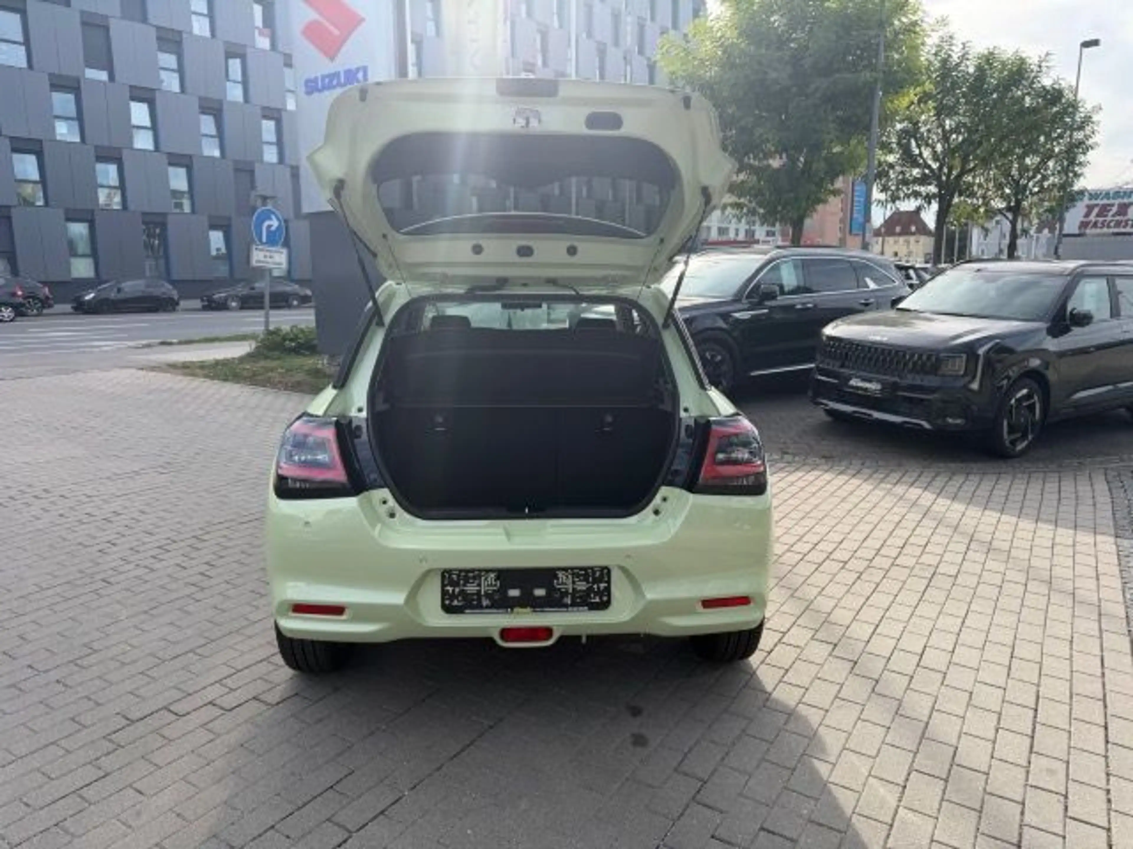 Suzuki Swift SWIFT COMFORT+ HYBRID — photo 24